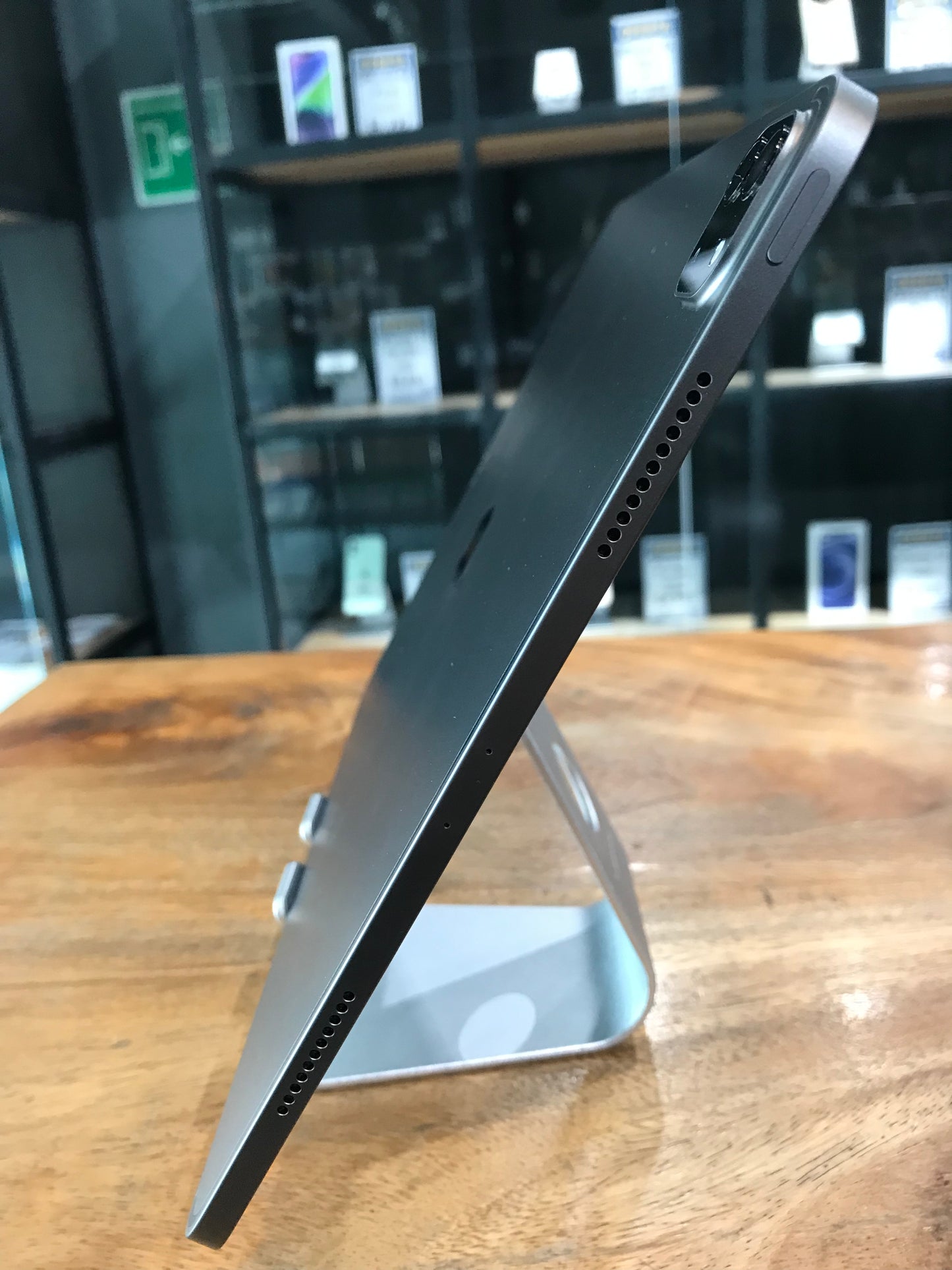 iPad Pro 12.9" 5 Gen (Producto Único)