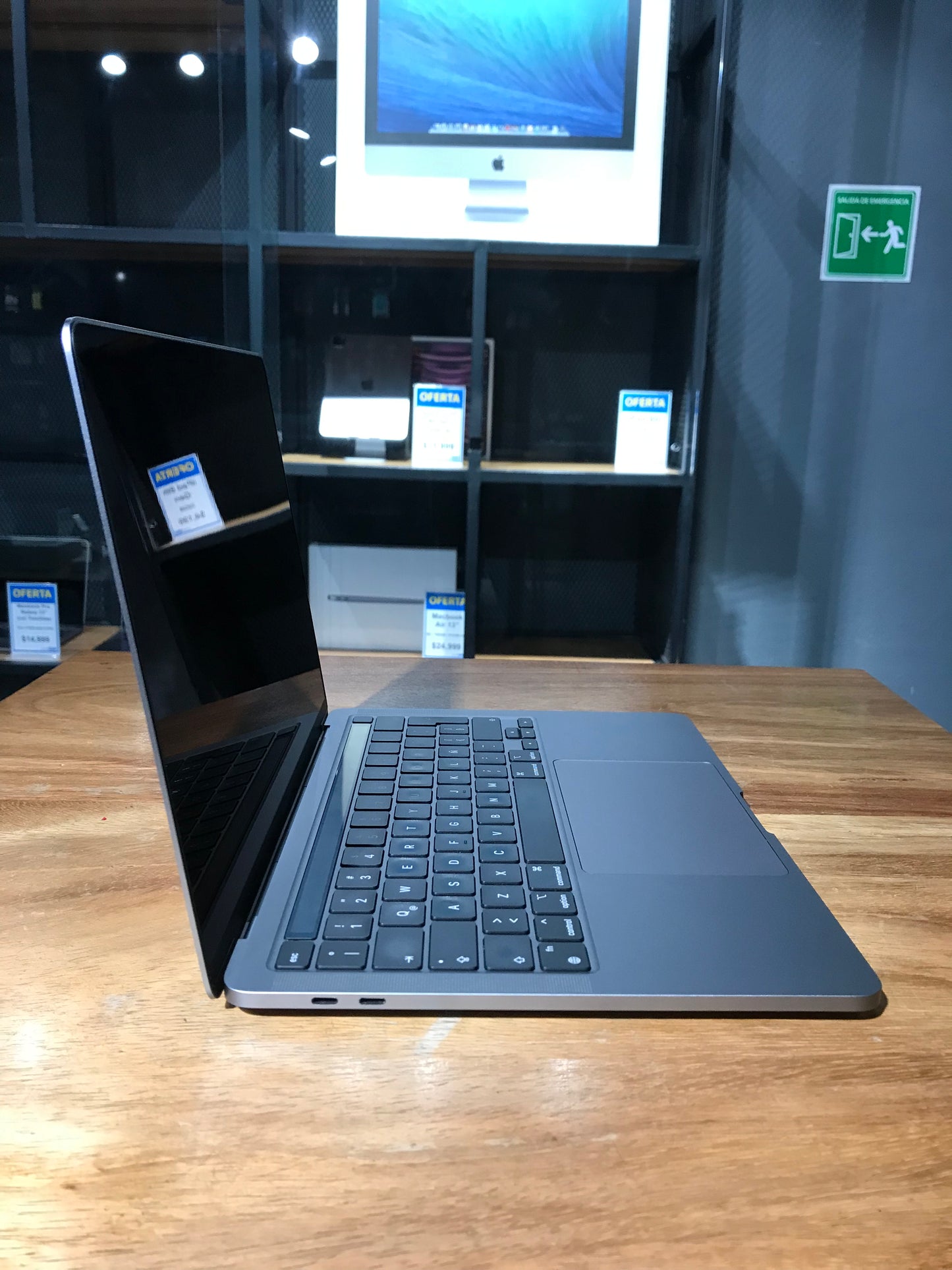MacBook Pro 13" Chip M1 (Producto Unico)
