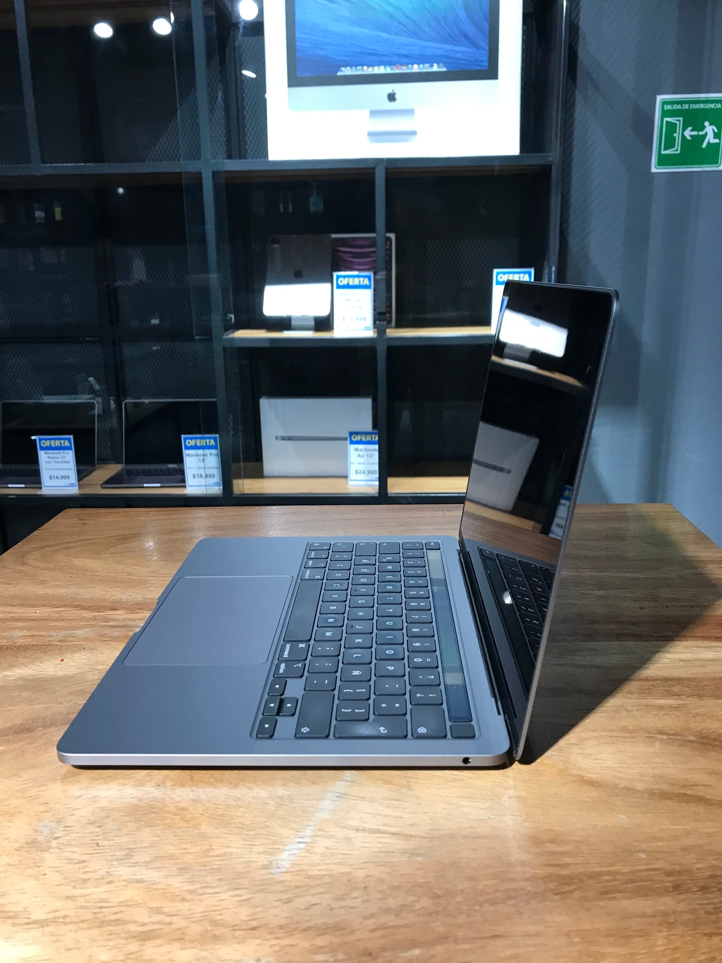 MacBook Pro 13" Chip M1 (Producto Unico)