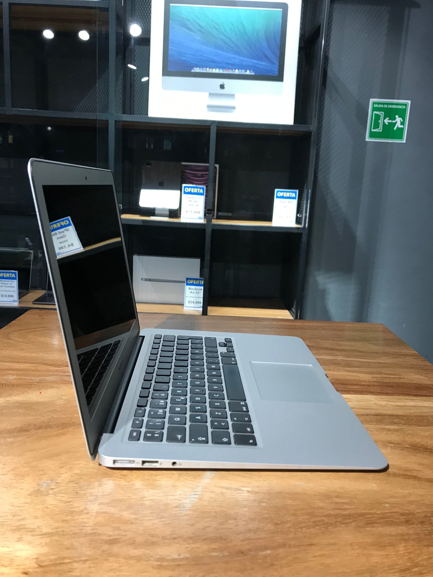 MacBook Air 13" 2015 (Producto Unico)