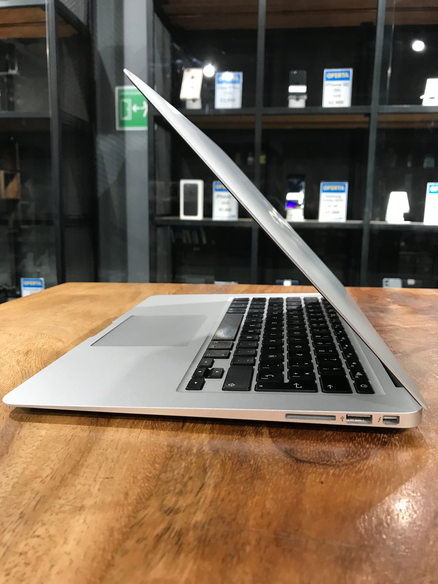 Macbook Air 13" 2015 (Producto único)