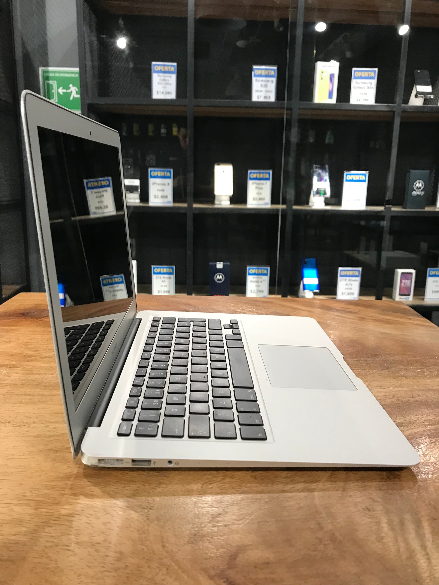 MacBook Air 13" 2017 (Producto Unico)