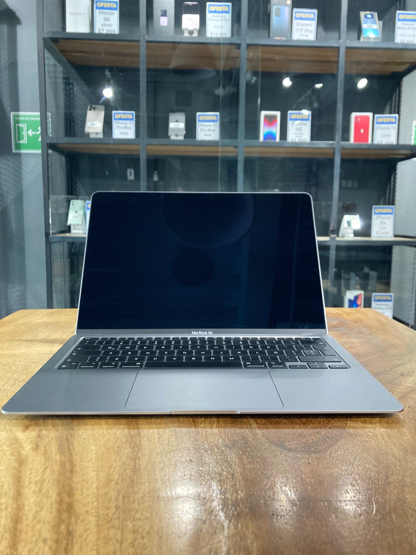 Macbook Air 13" 2020 M1 (Producto Unico)