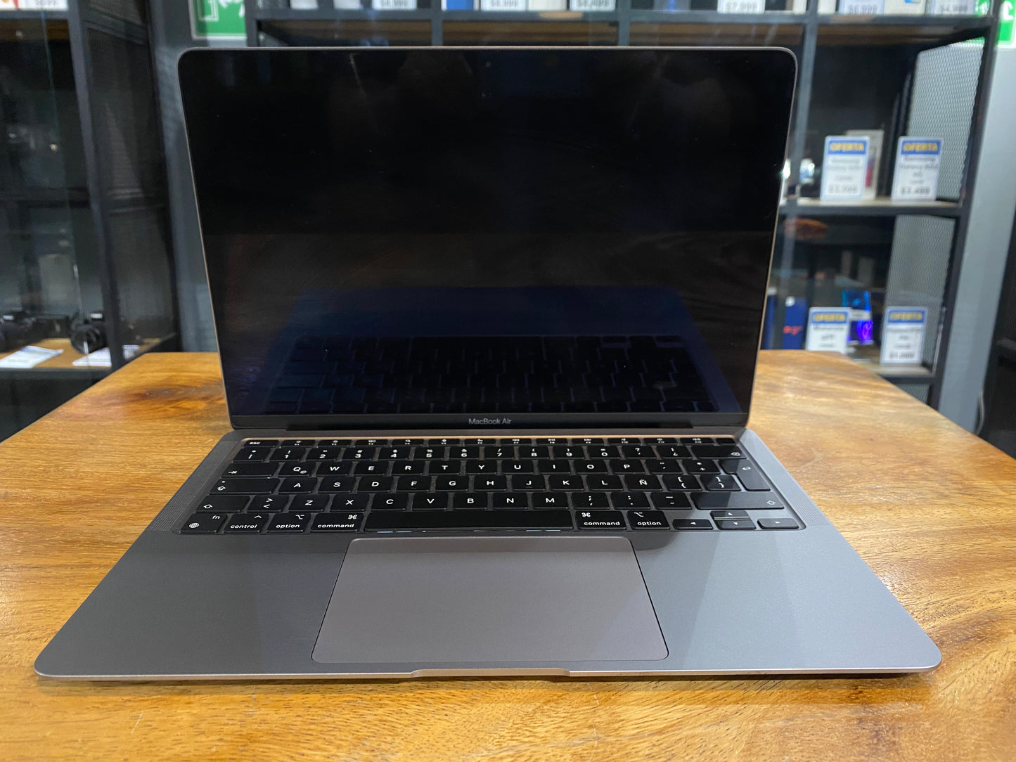 MacBook Air M1 2020 (Producto Único)