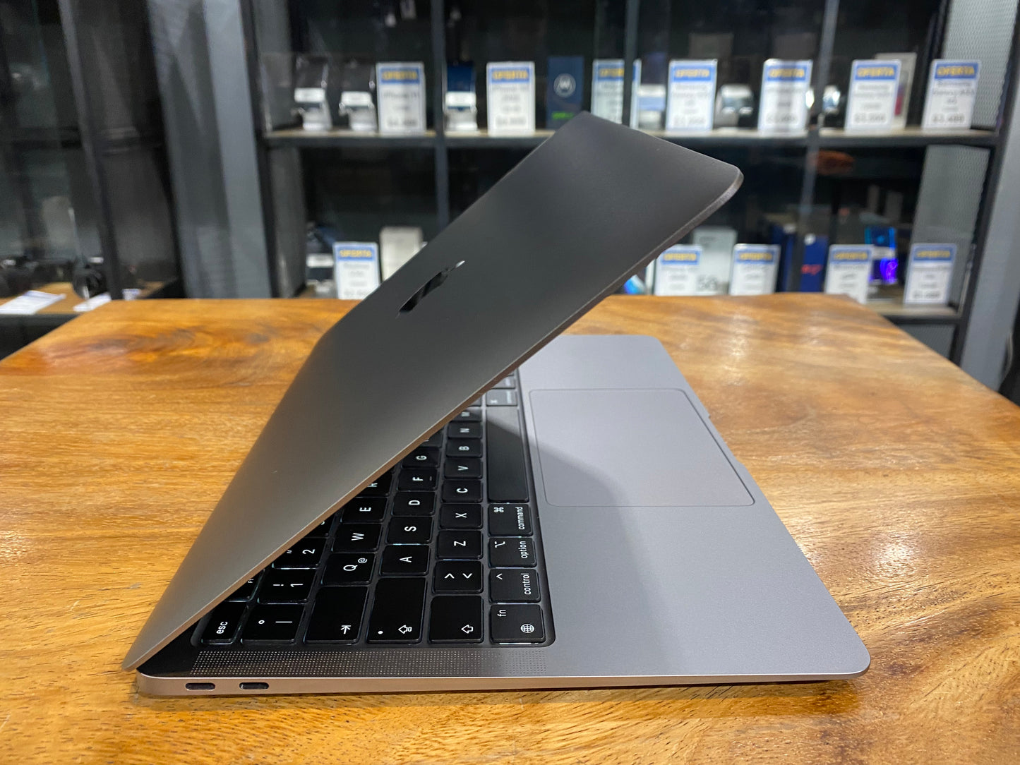 MacBook Air M1 2020 (Producto Único)