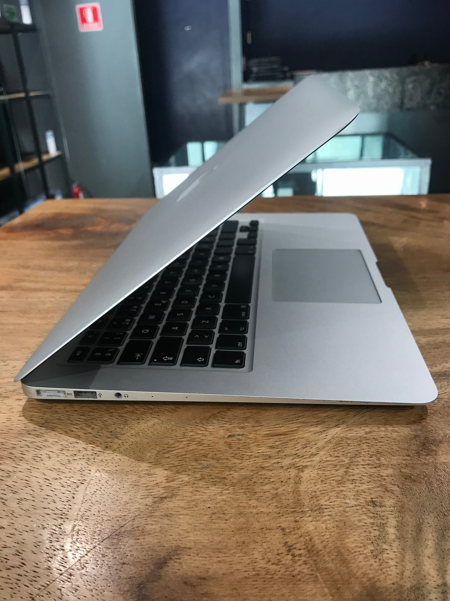 Macbook Air 13" 2015 (Producto Único)