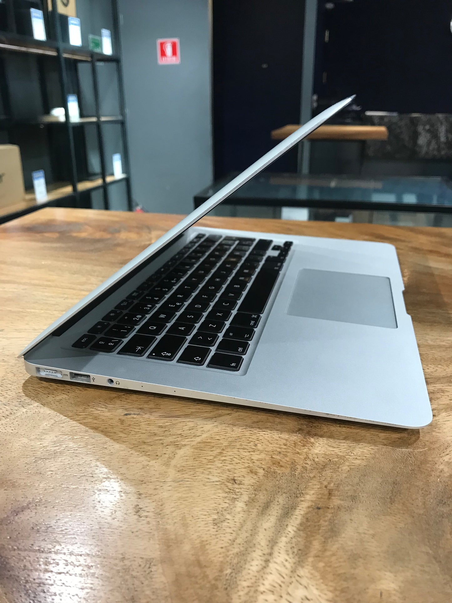Macbook Air 13" 2015 (Producto Único)