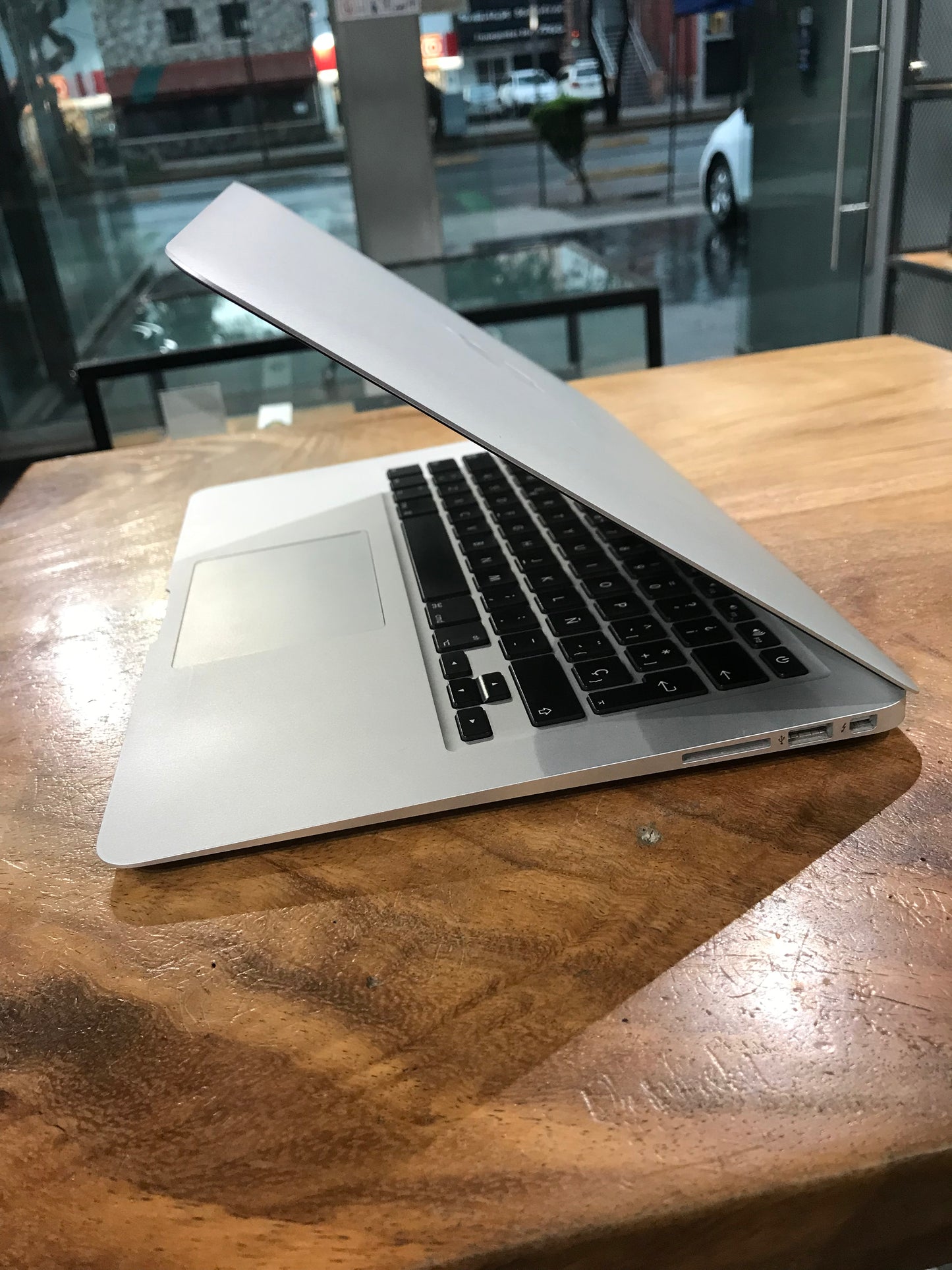 Macbook Air 13" 2015 (Producto Único)