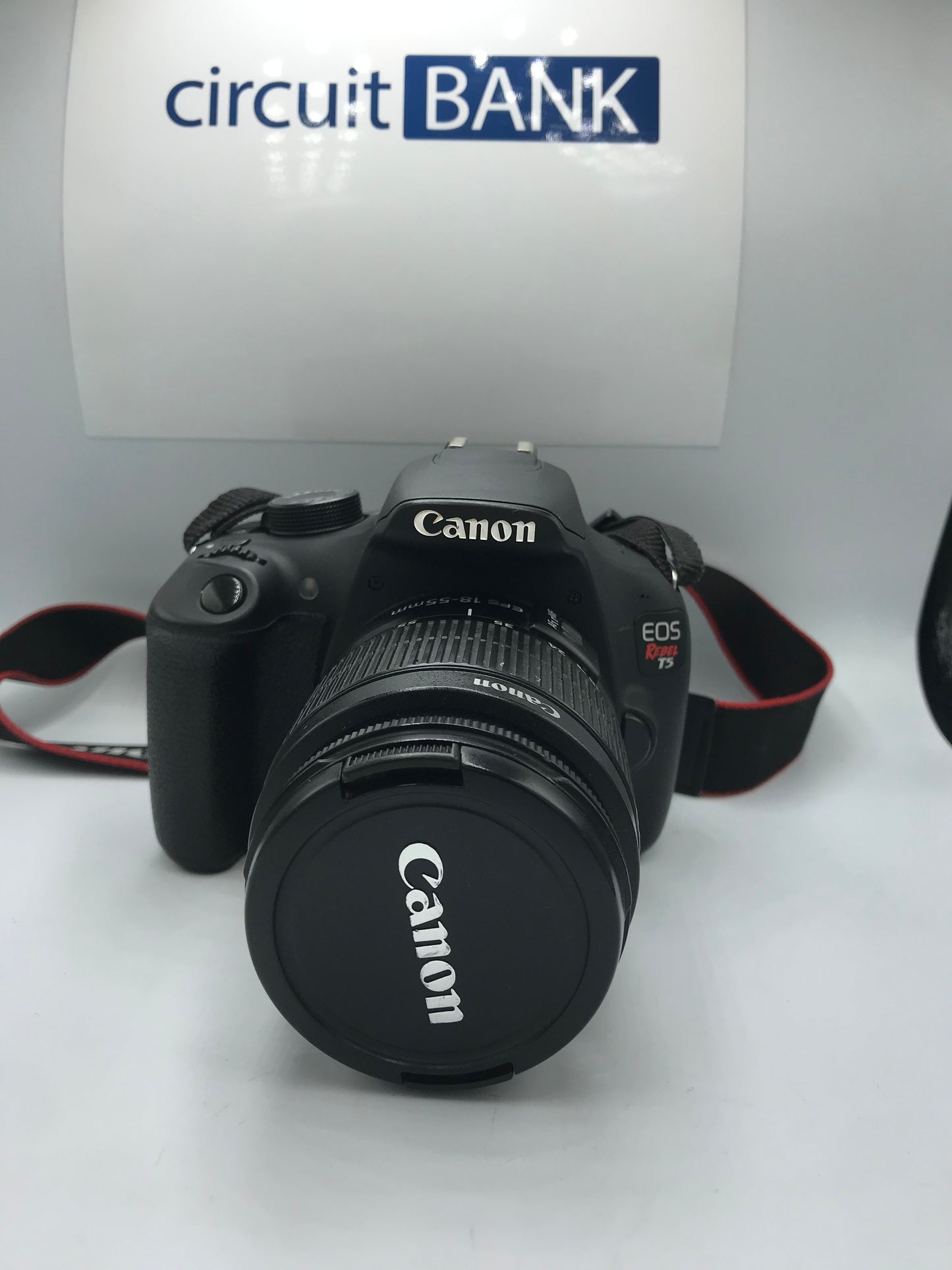 Canon T5 + 18-55mm (Producto Unico)