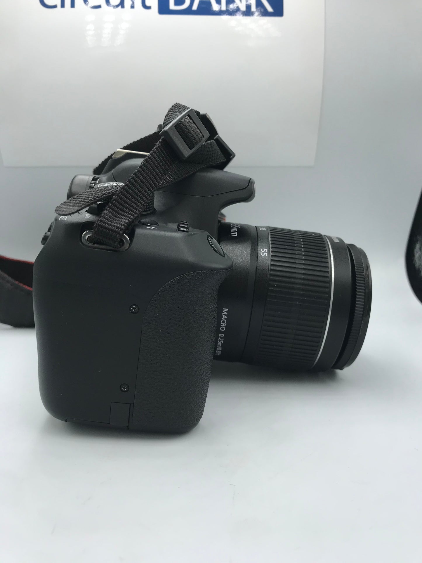 Canon T5 + 18-55mm (Producto Unico)