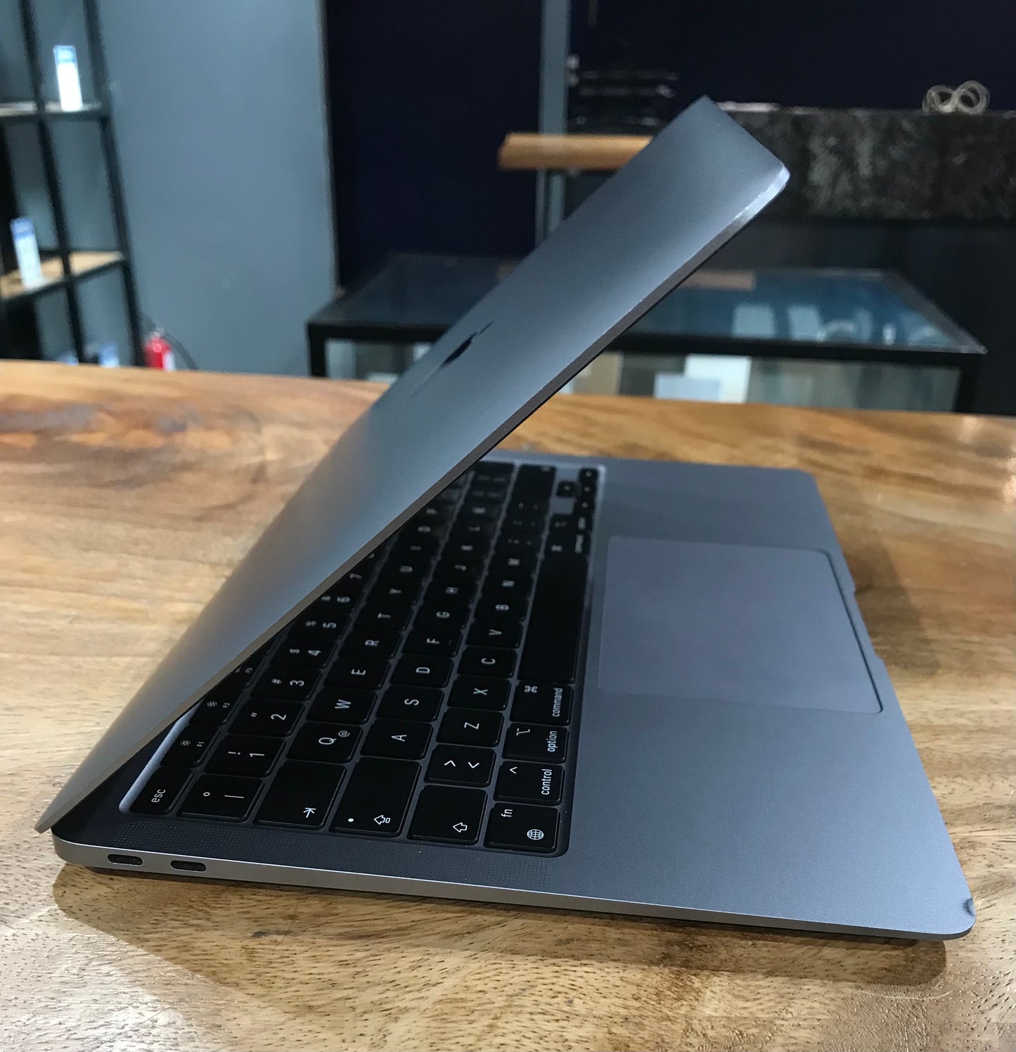 Macbook Air M1 2020 (Producto único)