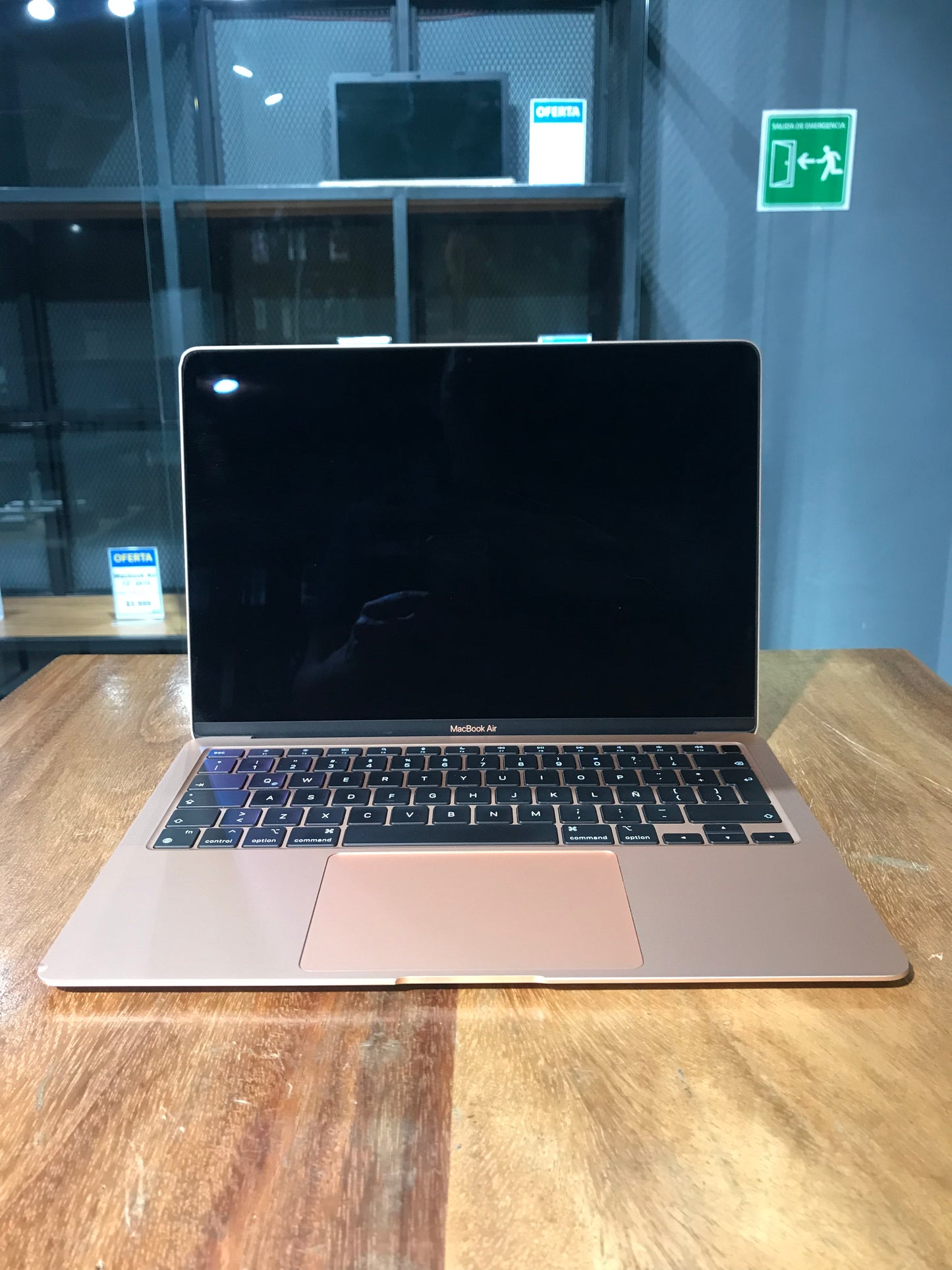 MacBook Air M1 2020 256GB (Producto Único)