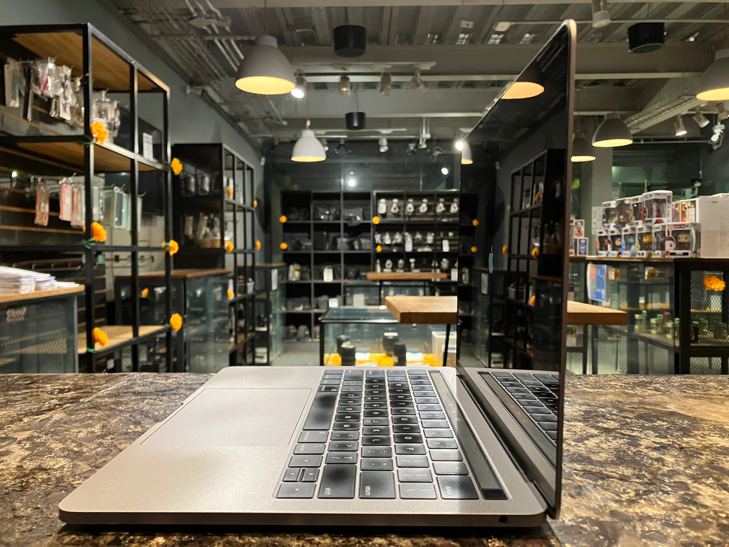 MacBook Pro 13" 2019 TouchBar 128GB / 8GB RAM (Producto Único)