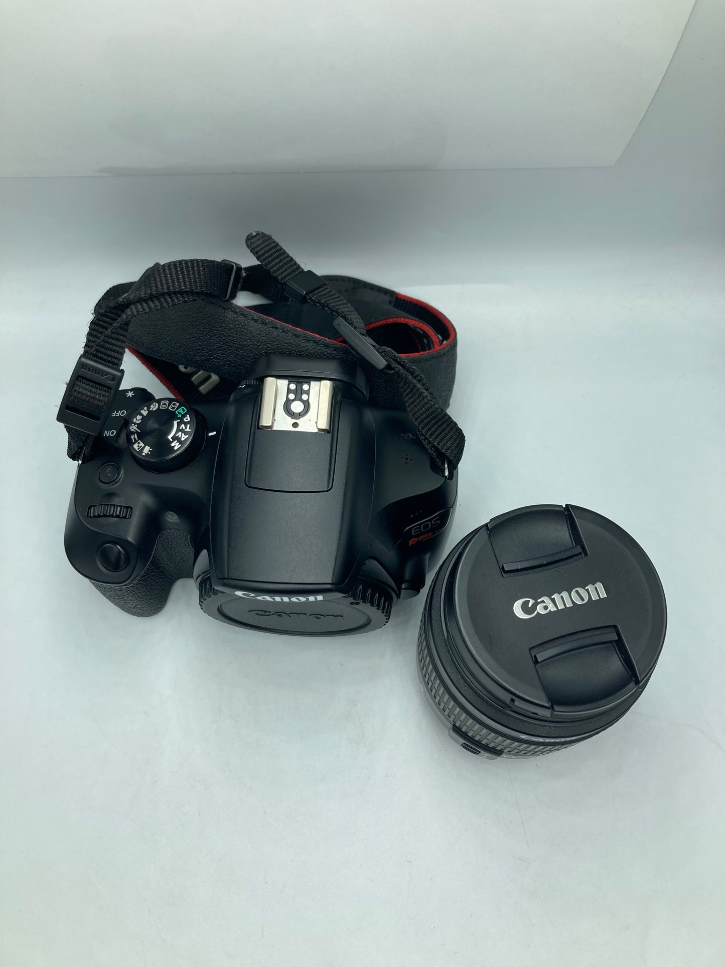 Canon EOS Rebel T6 (Producto Único)