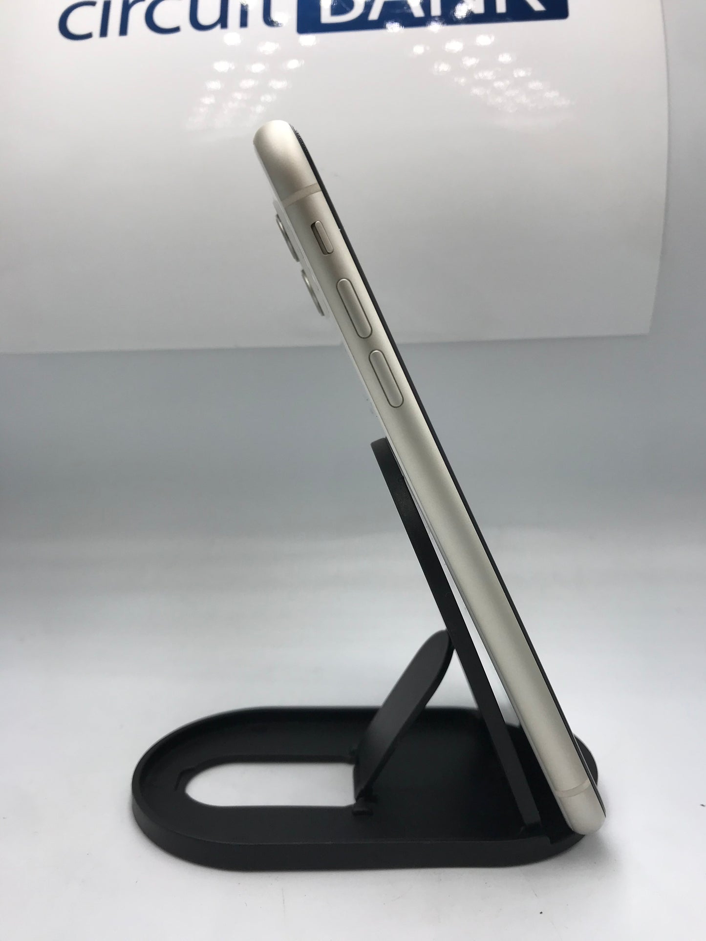 iPhone 11 64GB (Producto Único)