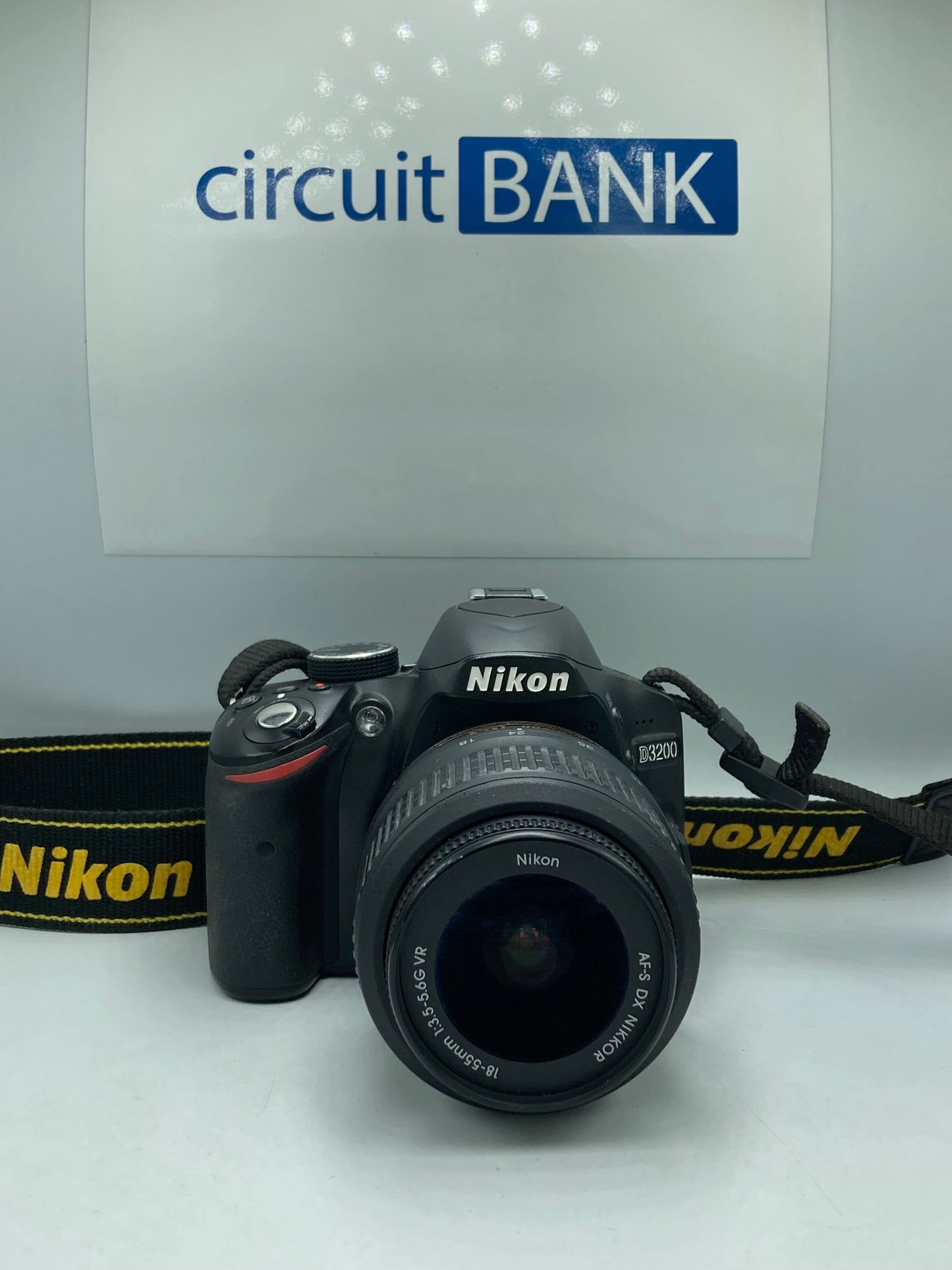 Cámara Nikon D3200 (Producto Único)