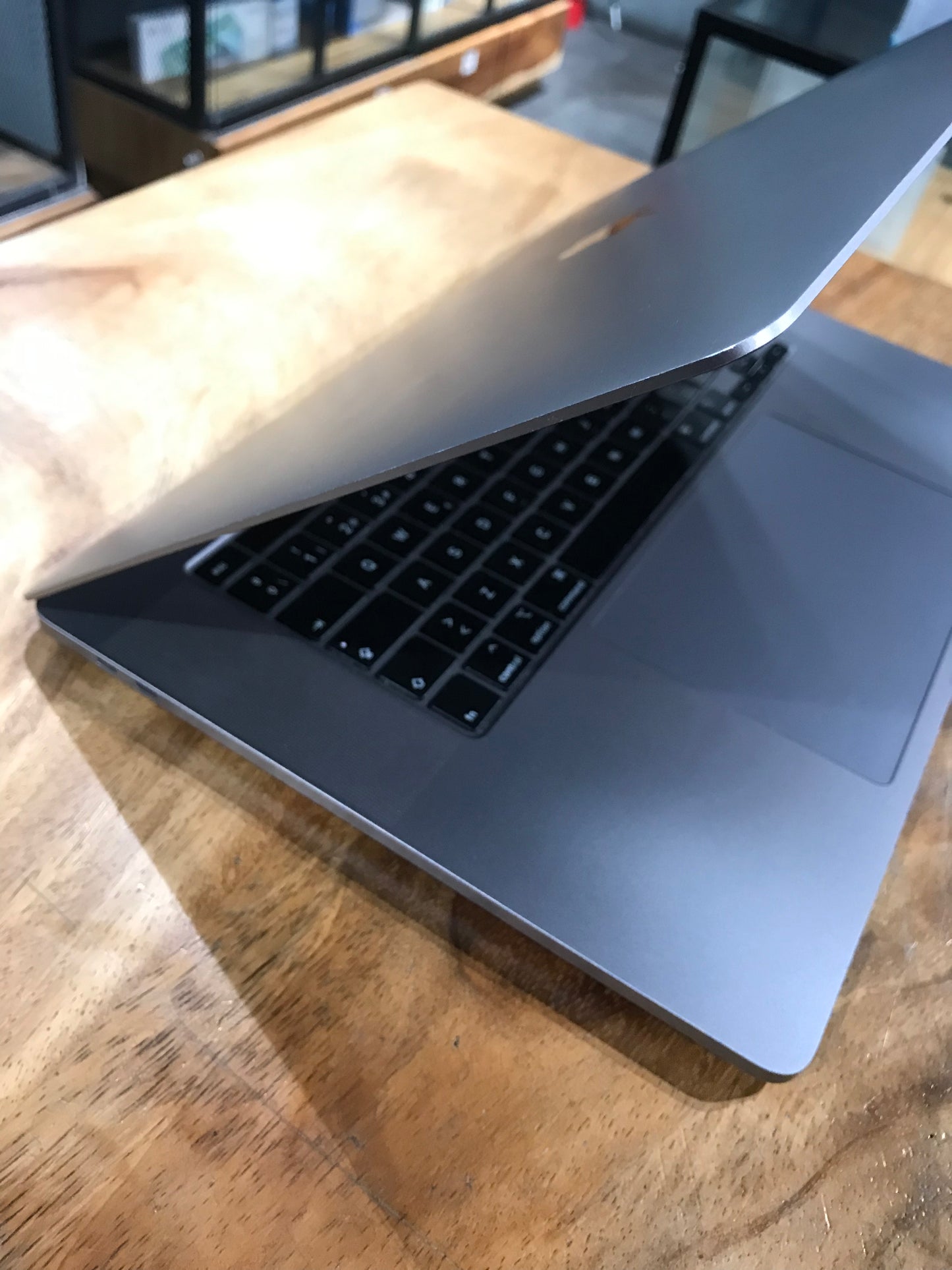 MacBook Pro TouchBar 16" 2019 (Producto Único)