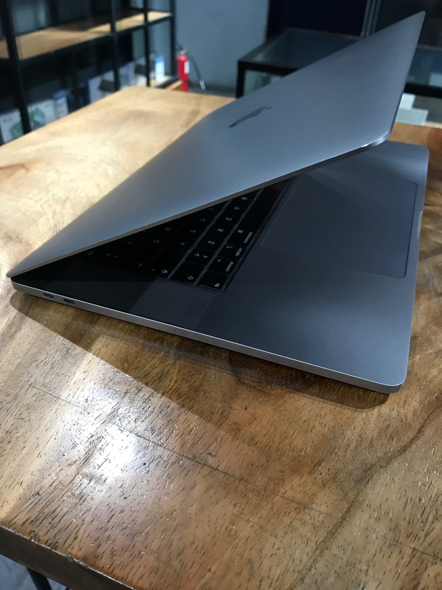 MacBook Pro TouchBar 16" 2019 (Producto Único)