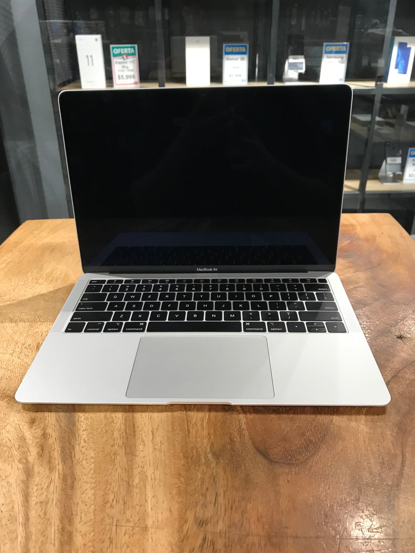 MacBook Air 13" 2019 128GB (Producto Único)