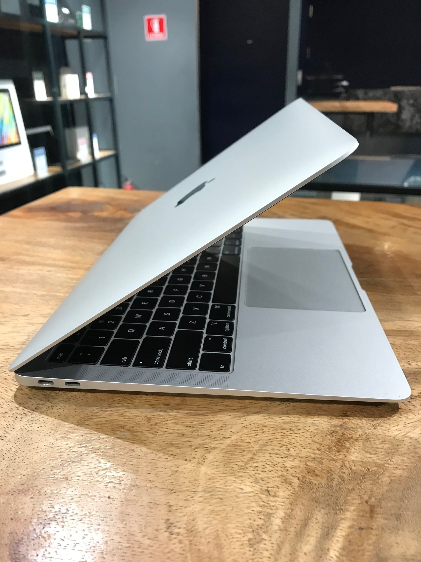 MacBook Air 13" 2019 128GB (Producto Único)