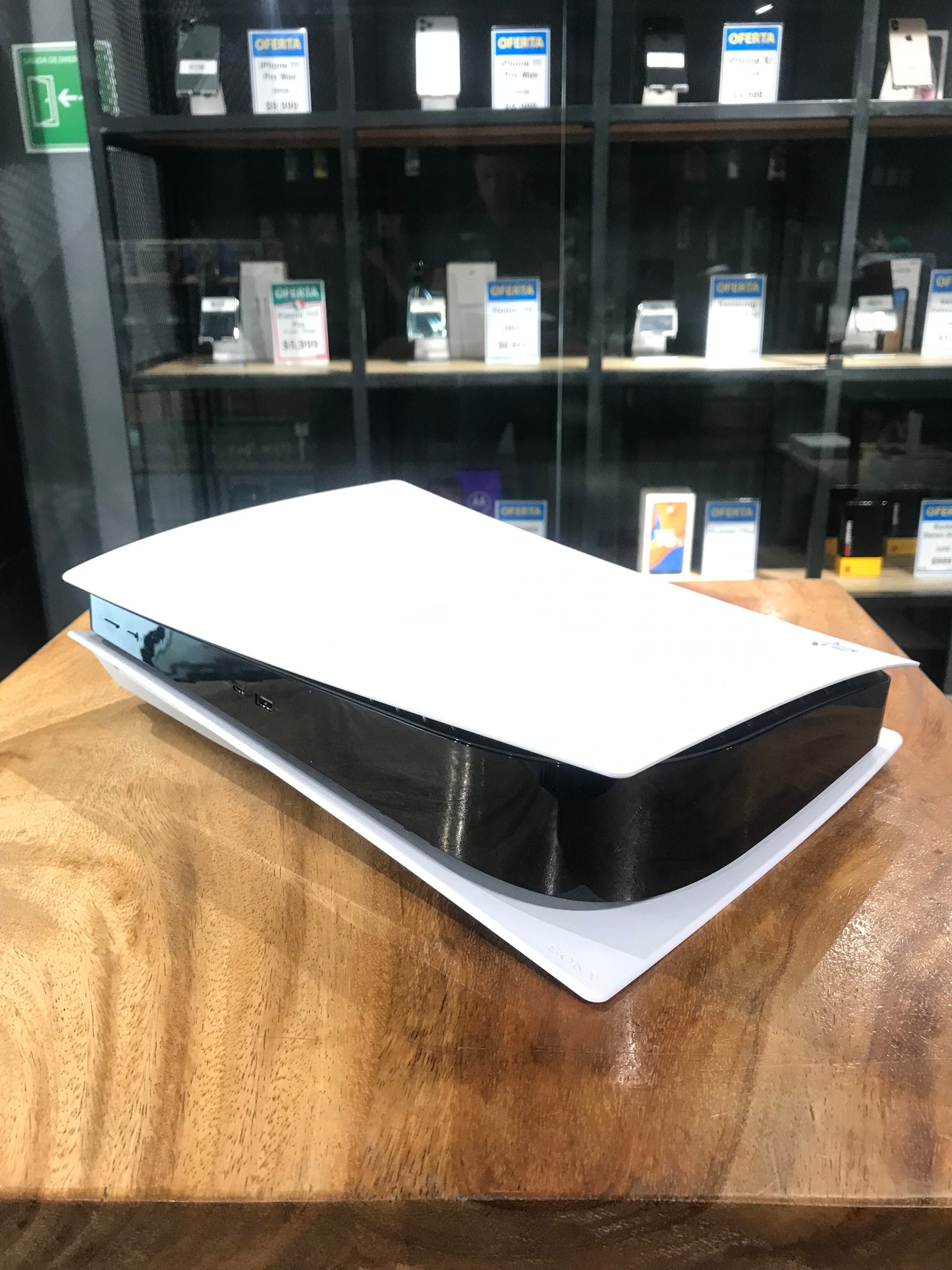 PlayStation 5: Standard Edition 825GB (Producto Unico)