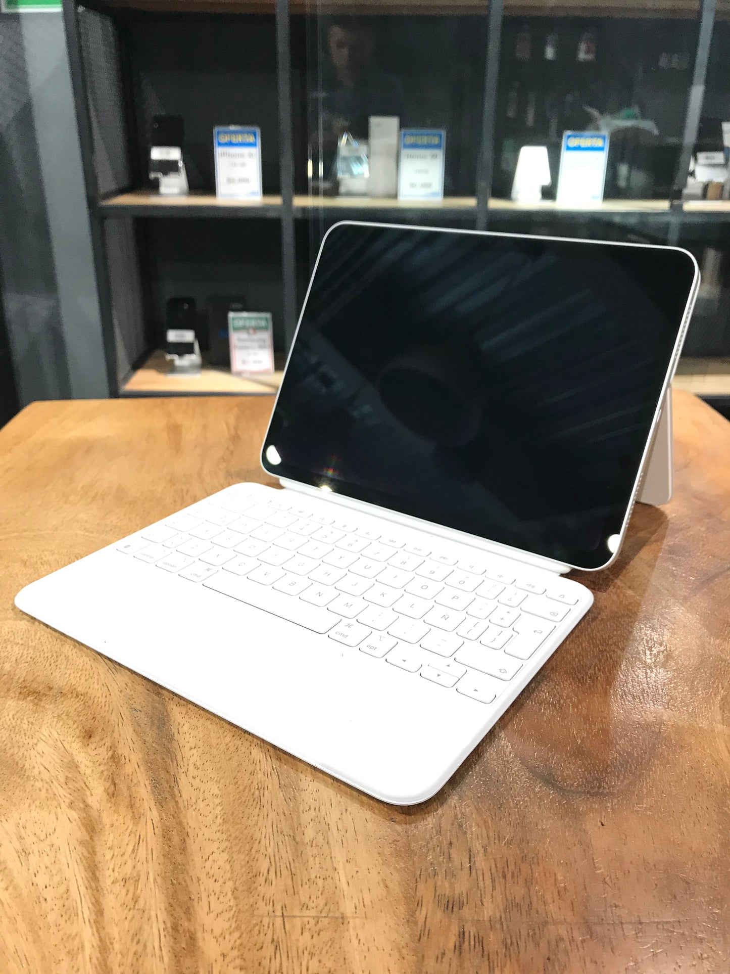 Magic Keyboard Folio para iPad 10th Gen 10.9" (Producto Unico)