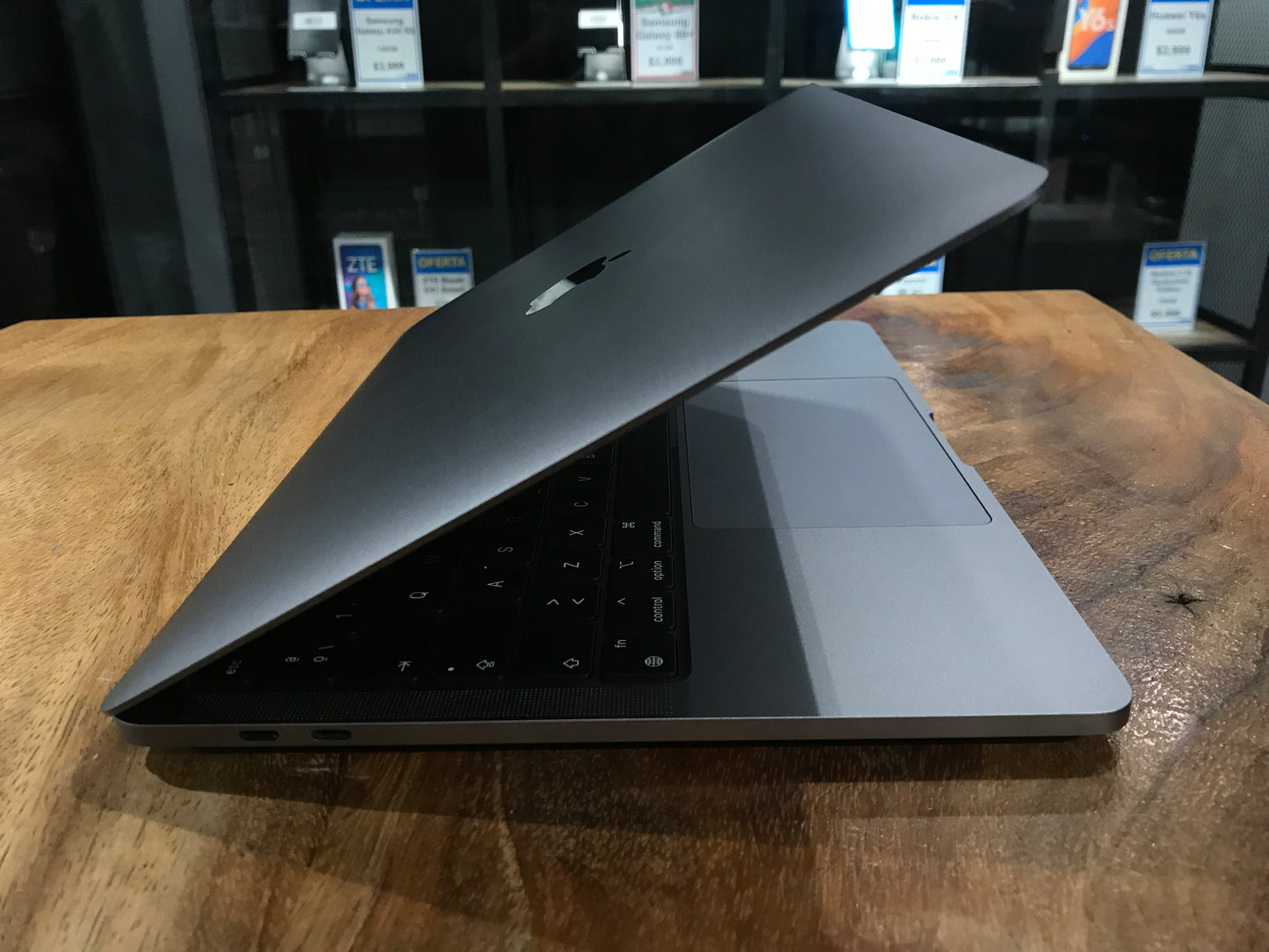 MacBook Pro 13" M1 2020 512GB (Producto Unico)