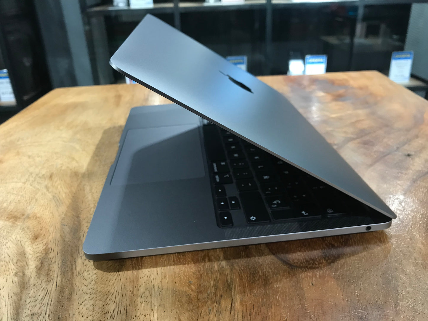 MacBook Pro 13" M1 2020 512GB (Producto Unico)