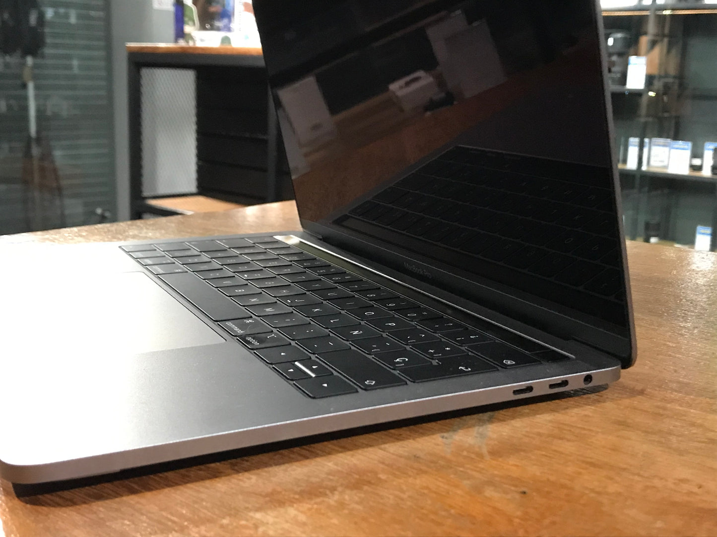 MacBook Pro 13 2019 256GB (Producto Unico)