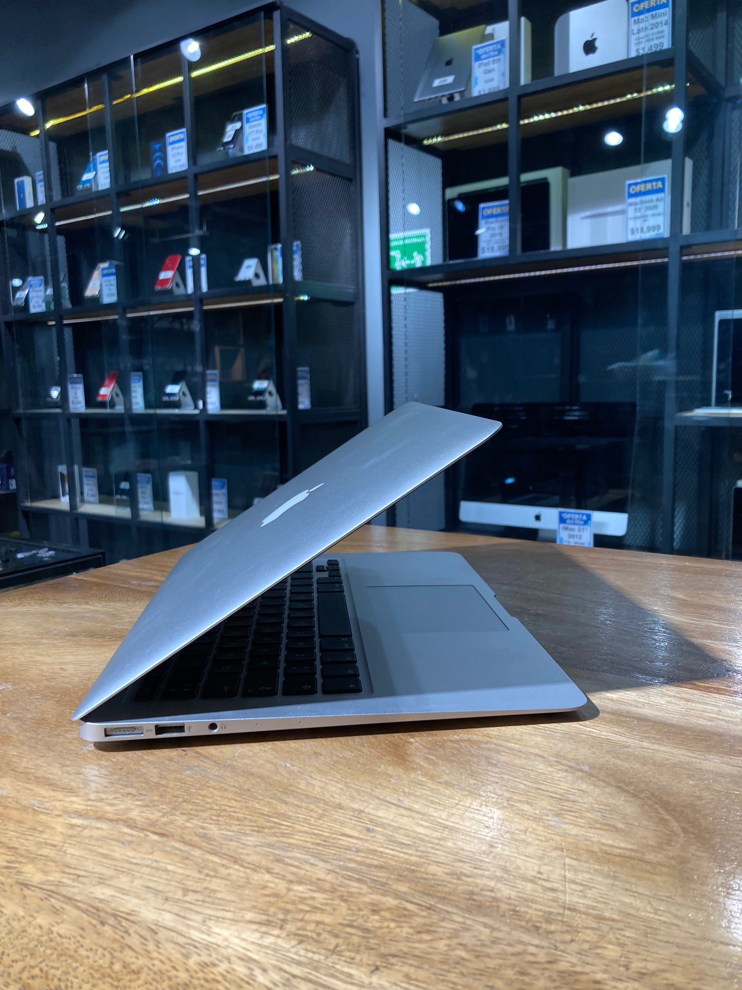 MacBook Air 13" 2015 (Producto Unico)