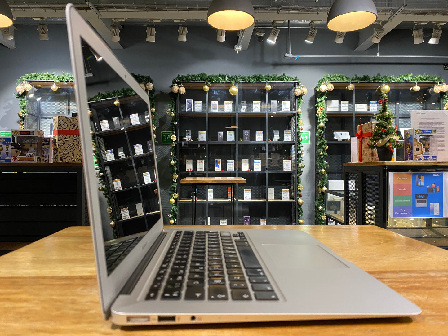MacBook Air 2013 13" Corei5 128GB SSD/4GB RAM (Producto Unico)