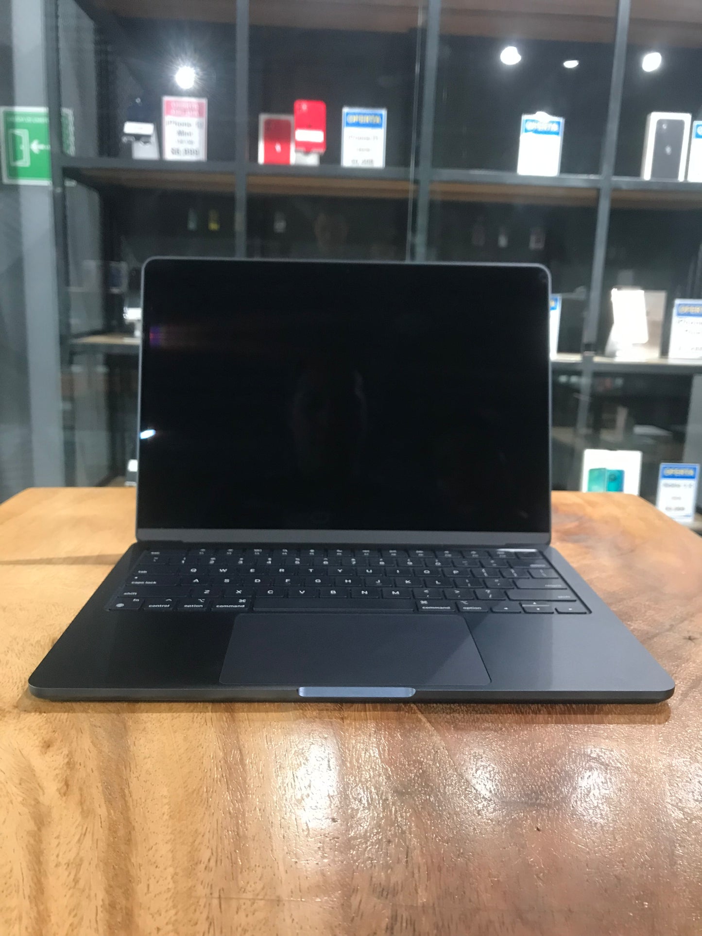 MacBook Air 13" 2022 M2 (Producto Unico)