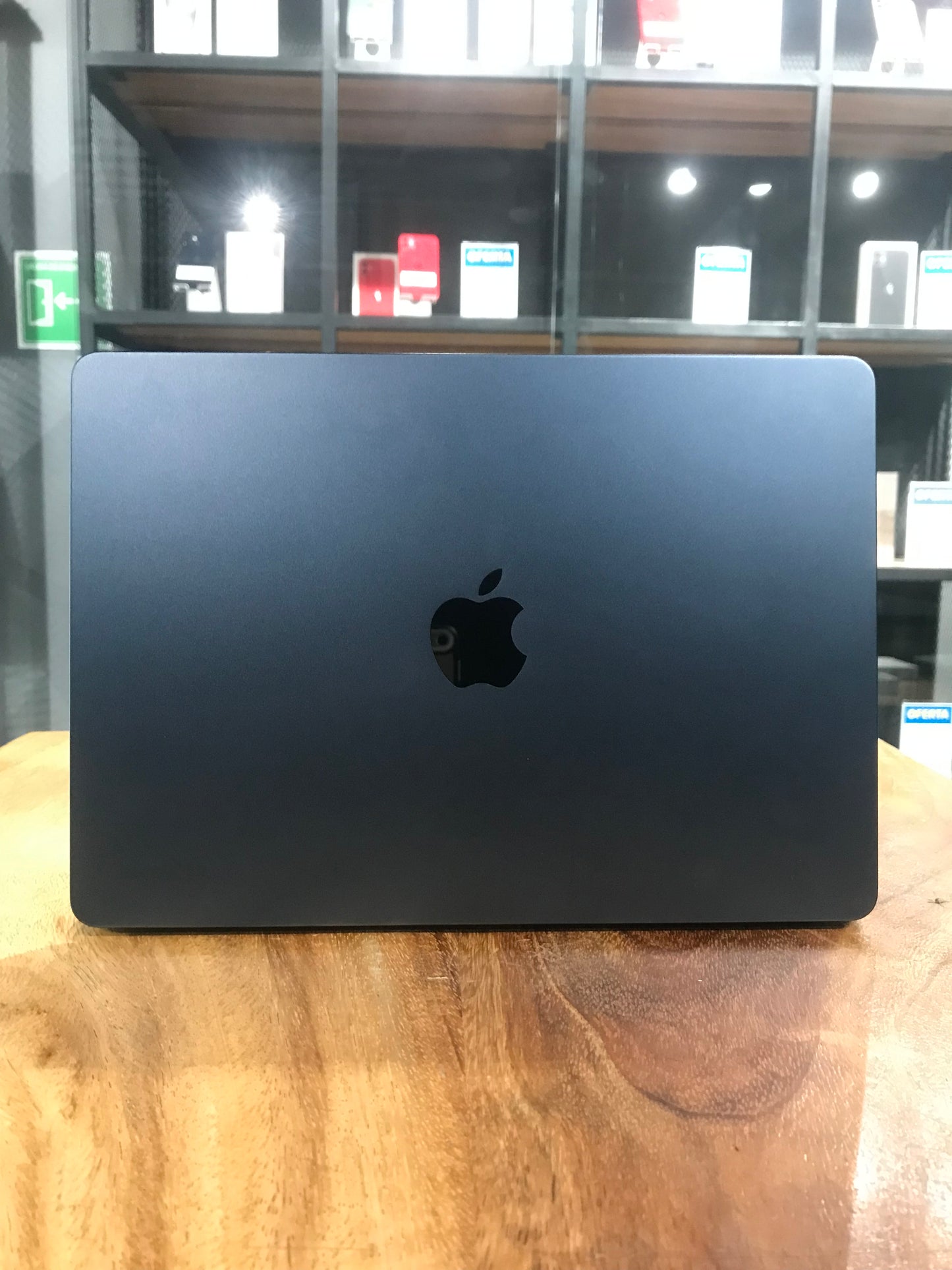 MacBook Air 13" 2022 M2 (Producto Unico)