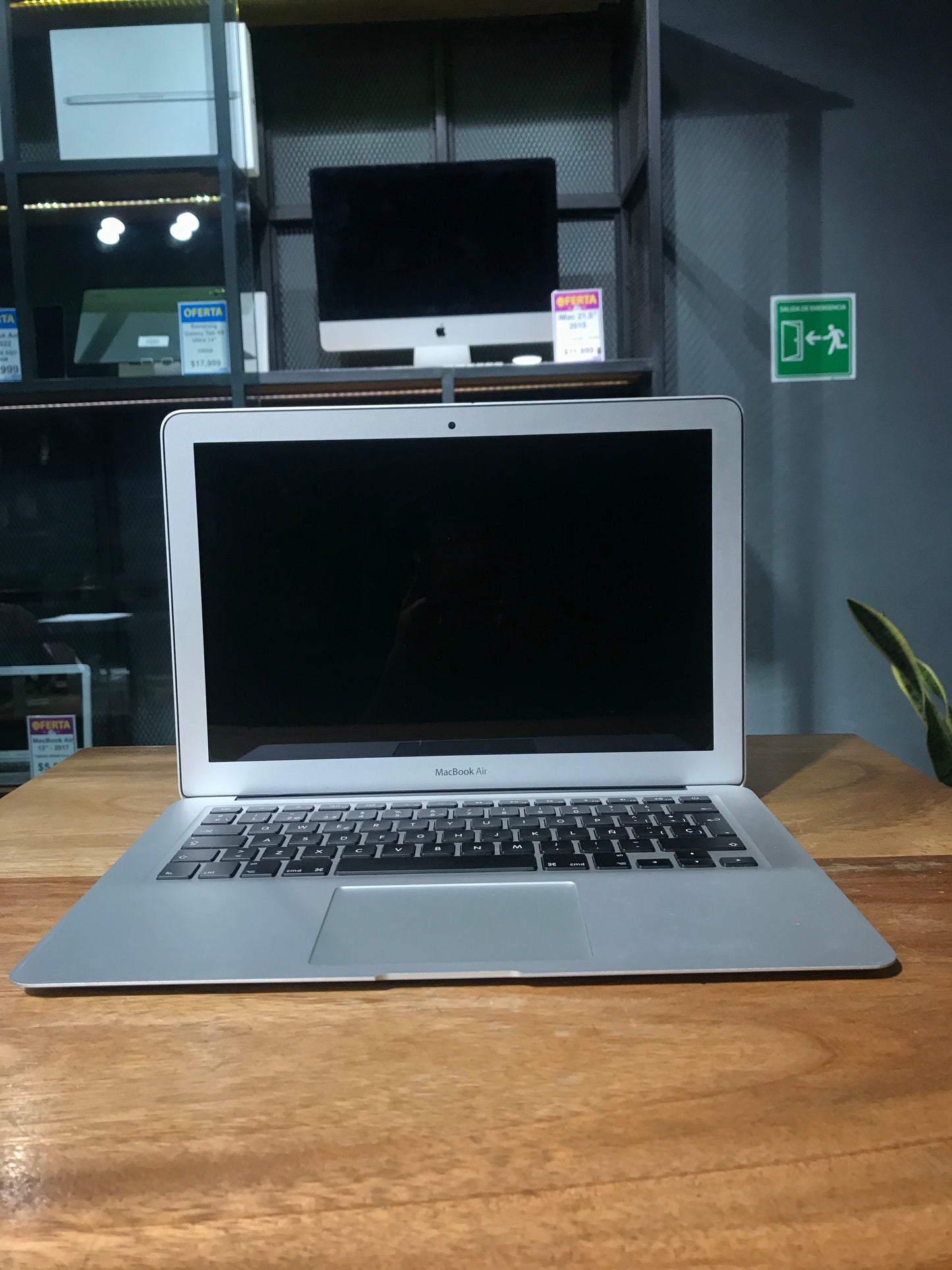 MacBook Air 13" 2017  128GB (Producto único)