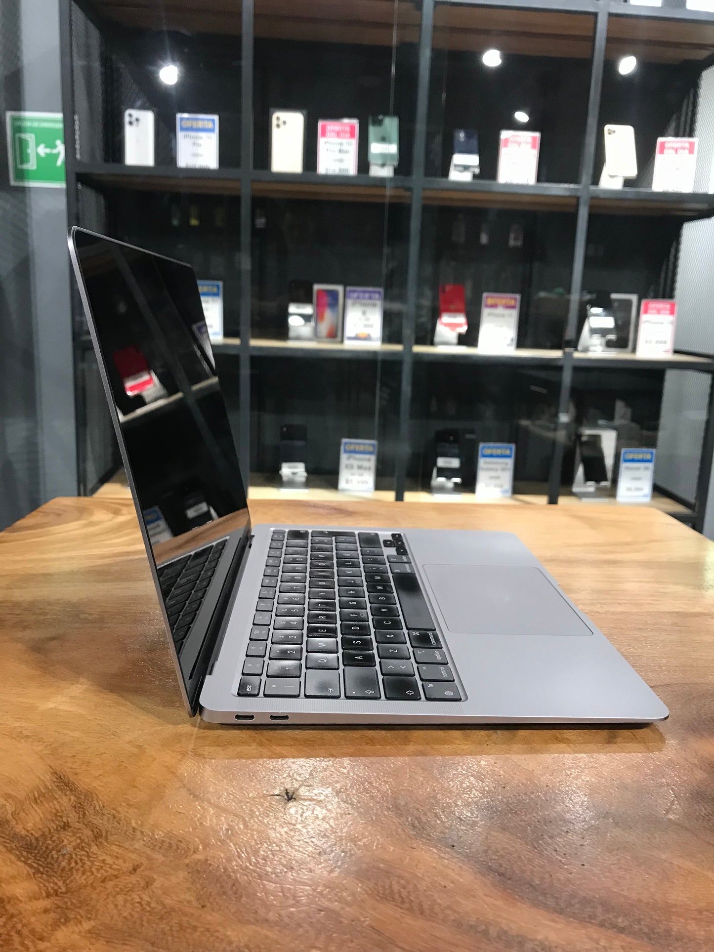MacBook Air 13" 2020 (Producto Unico)