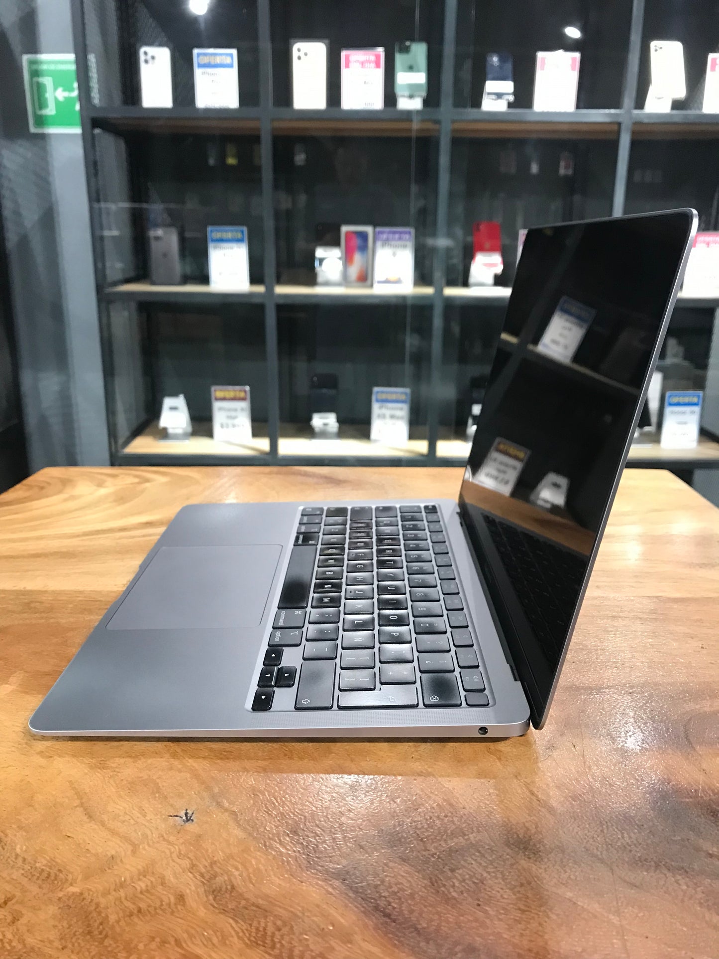 MacBook Air 13" 2020 (Producto Unico)