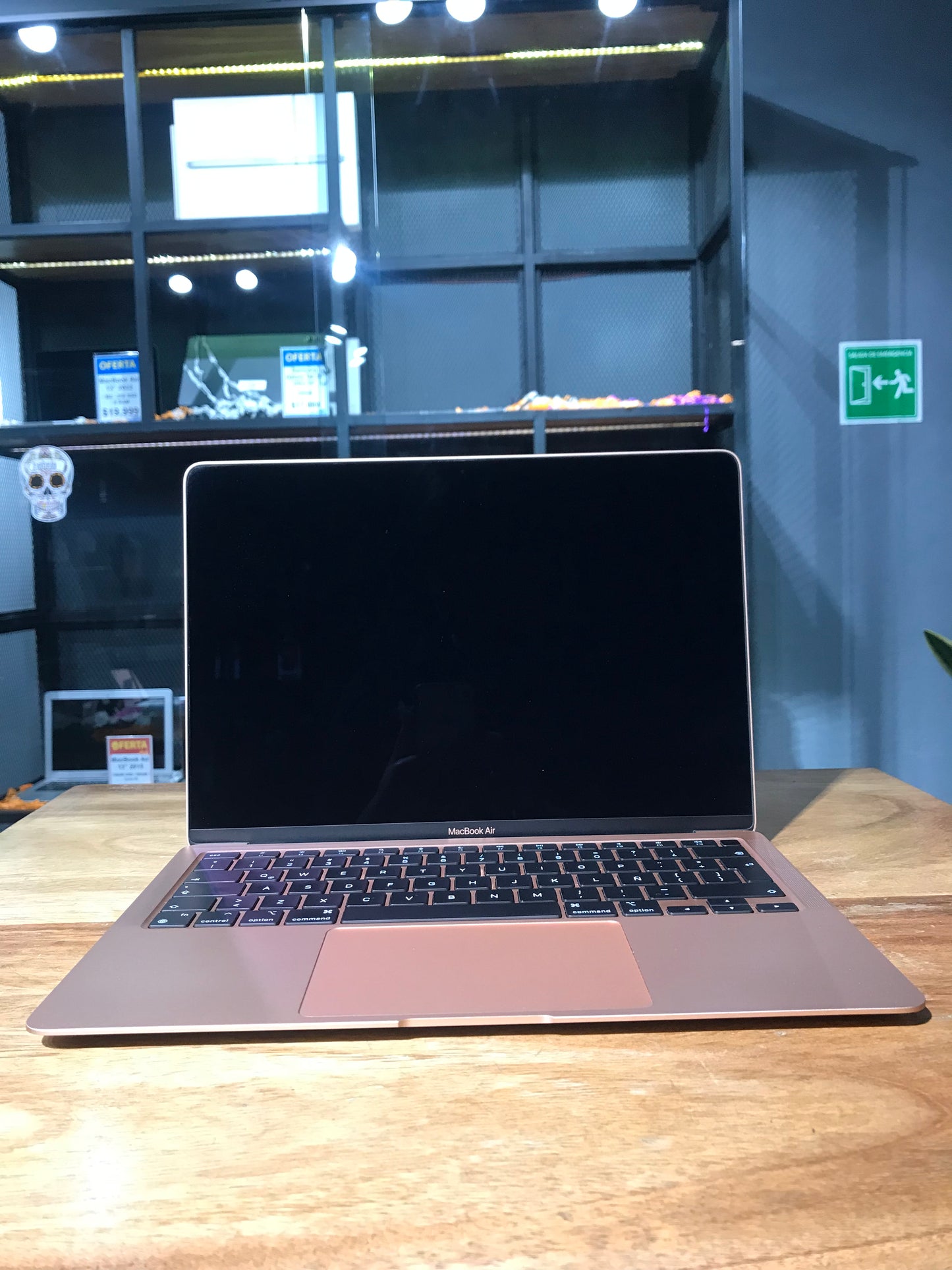 MacBook Air M1 256GB (Producto Único)