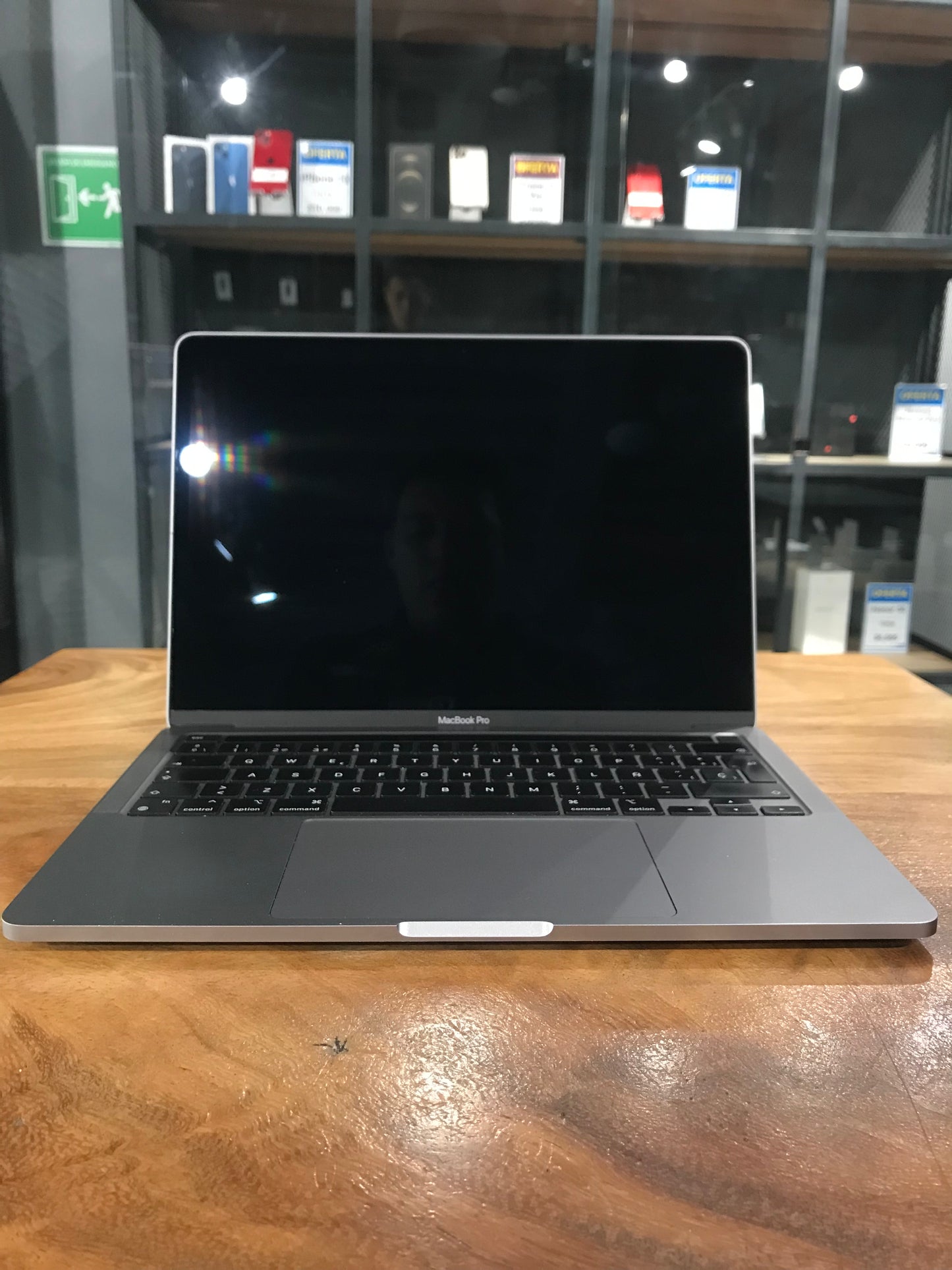 MacBook Pro 13" 2020 M1 (Producto Unico)