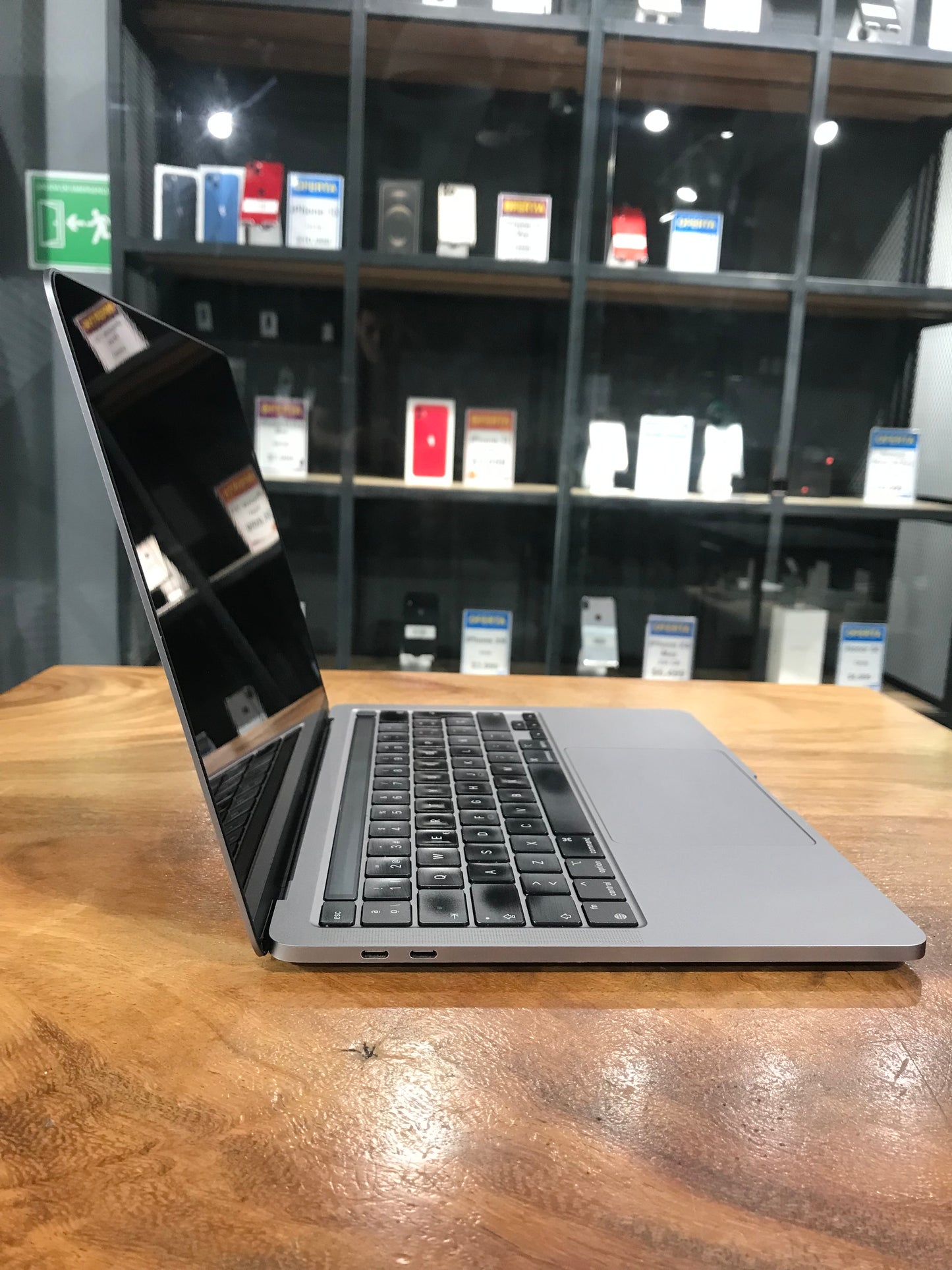 MacBook Pro 13" 2020 M1 (Producto Unico)