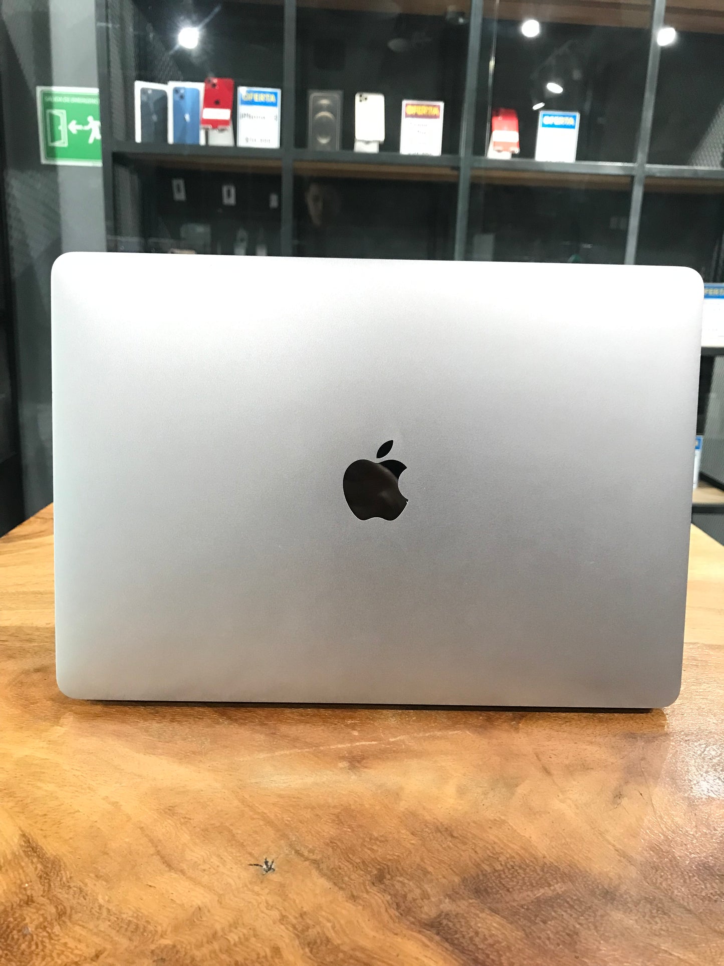 MacBook Pro 13" 2020 M1 (Producto Unico)