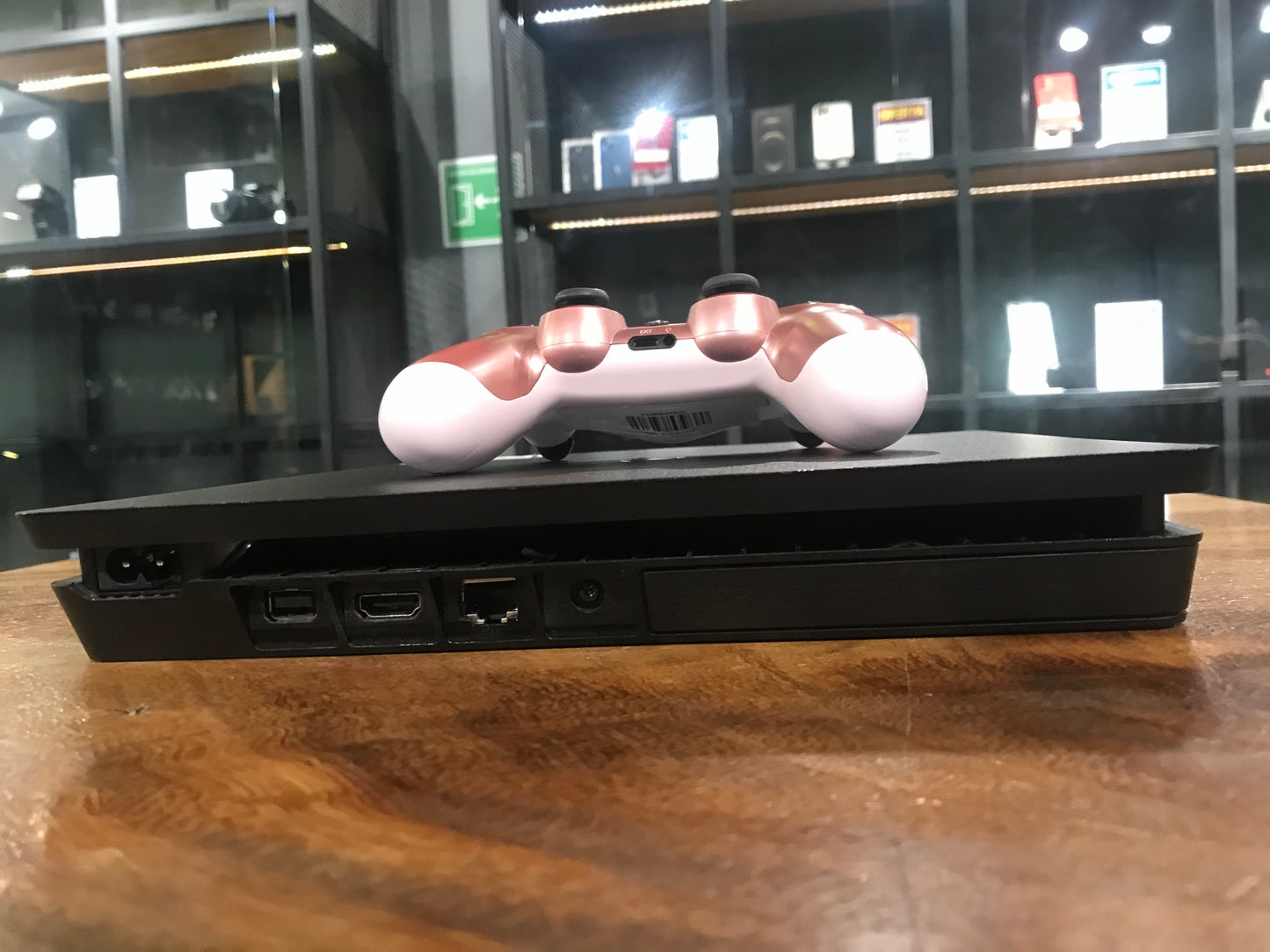 PlayStation Slim 4 1TB (Producto Único)