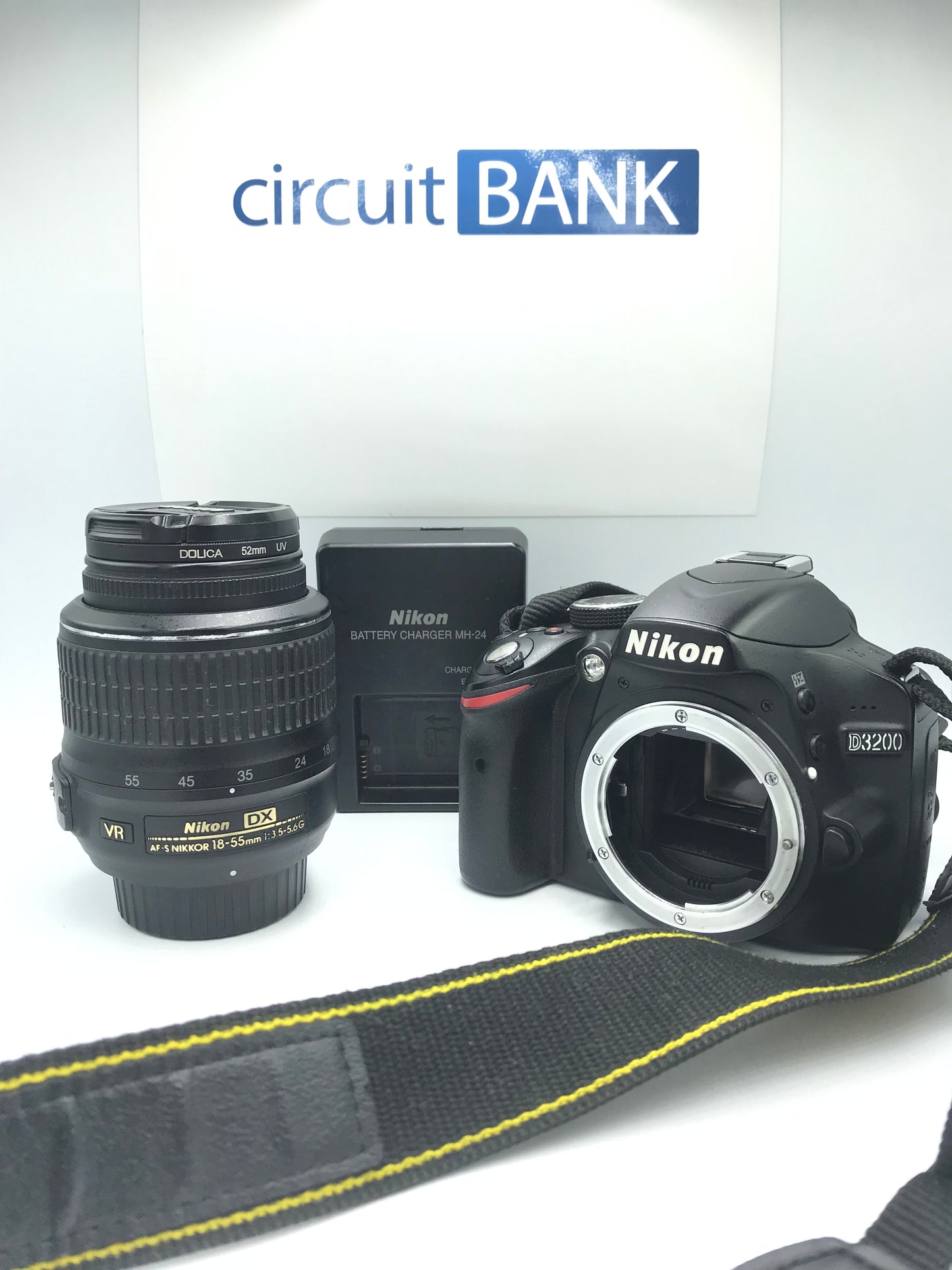 Nikon D3200 + AF-S 18-55mm 1:3.5-5.6G (Producto Unico)