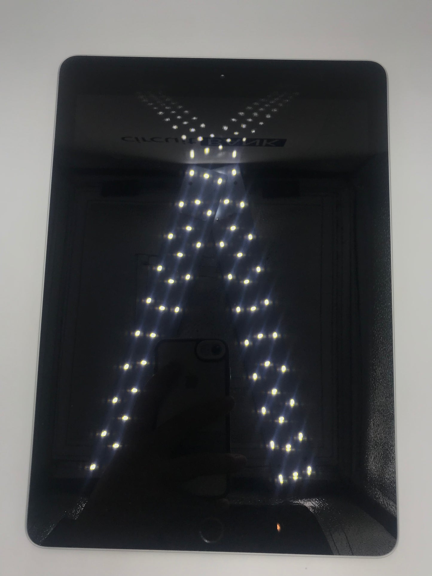 iPad 6th Gen 32GB (Producto Unico)