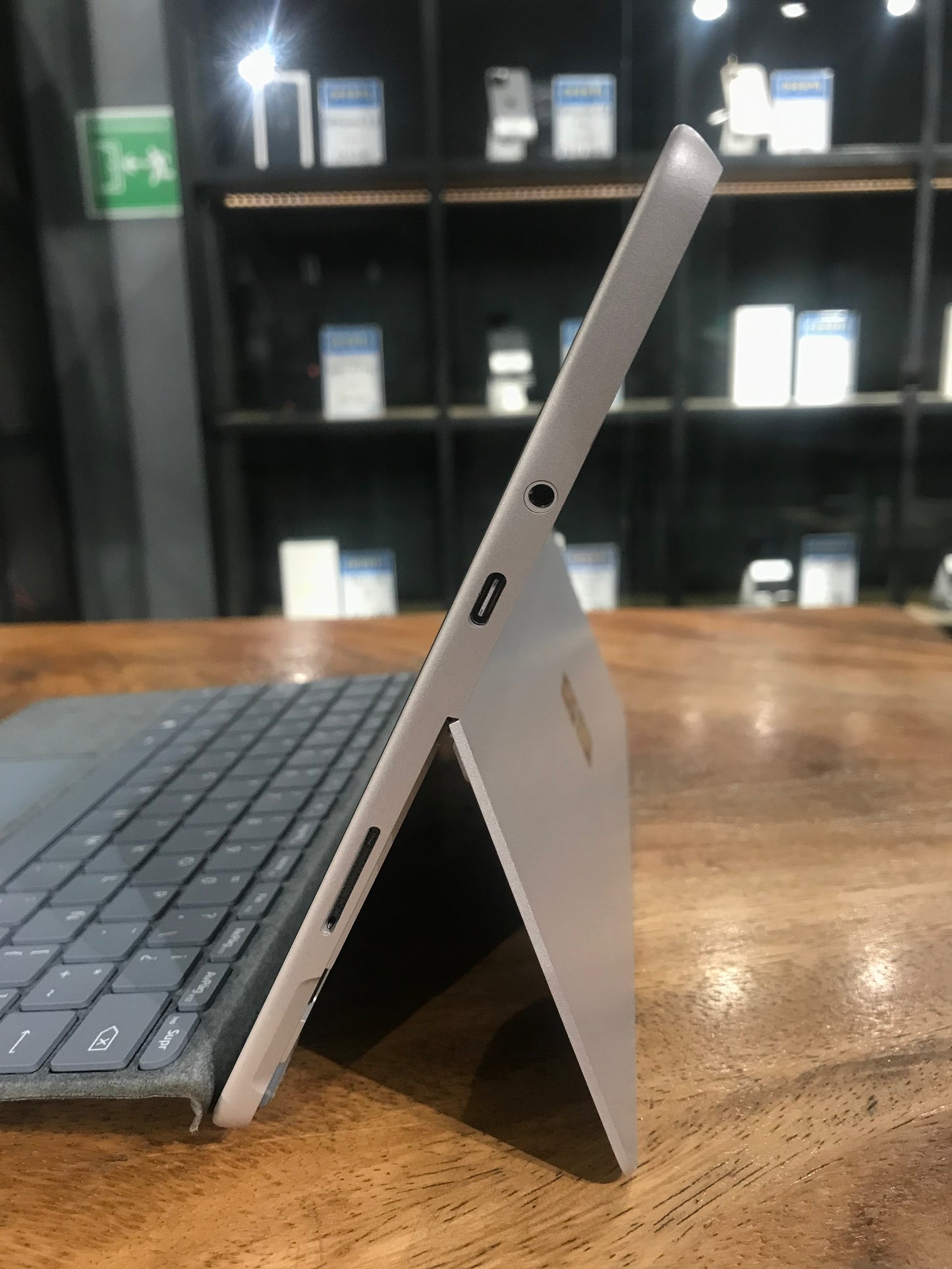 Microsoft Surface Laptop Go 2 (Producto Único)