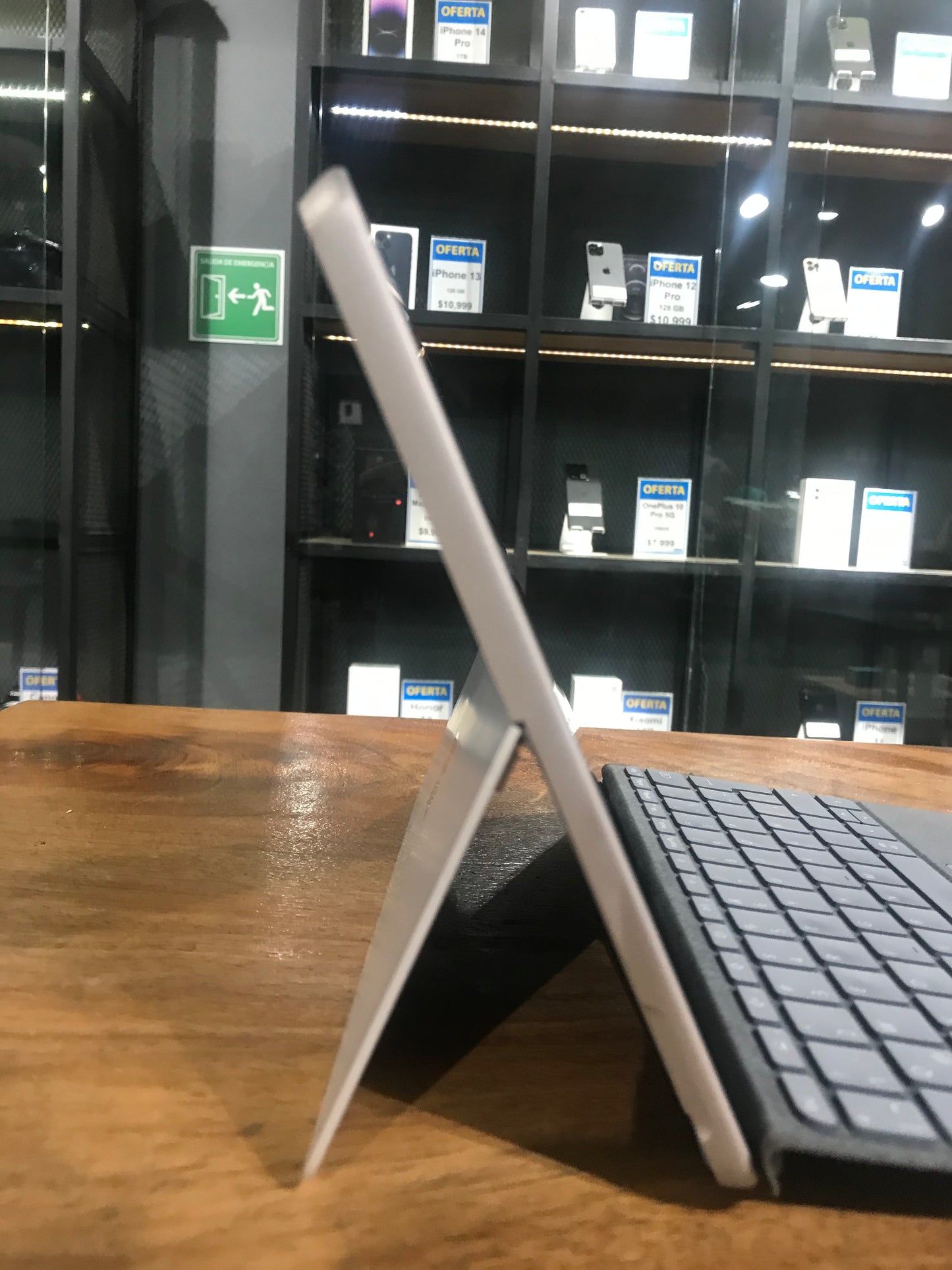 Microsoft Surface Laptop Go 2 (Producto Único)
