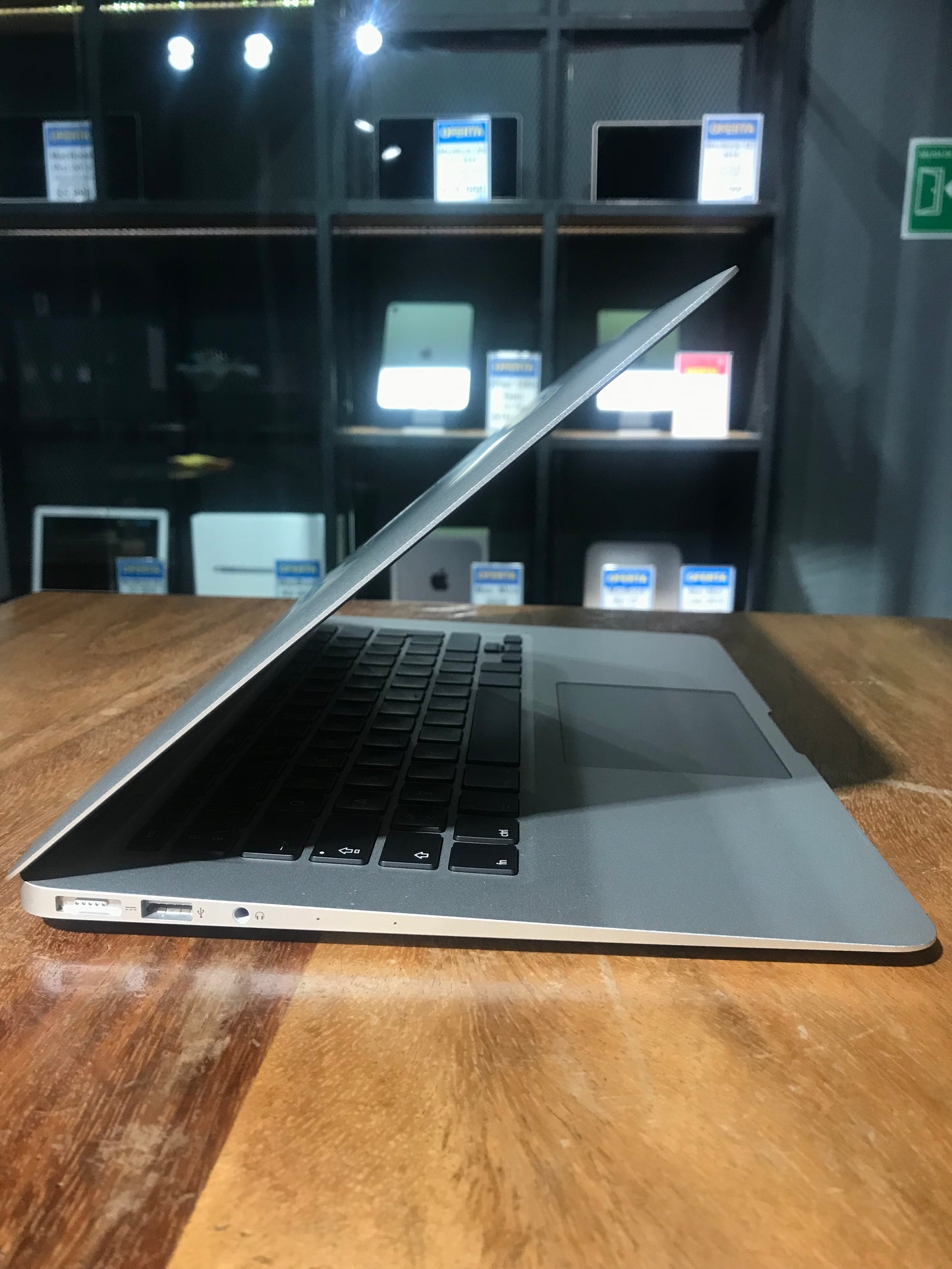 MacBook Air 13" 2017 (Producto Único)
