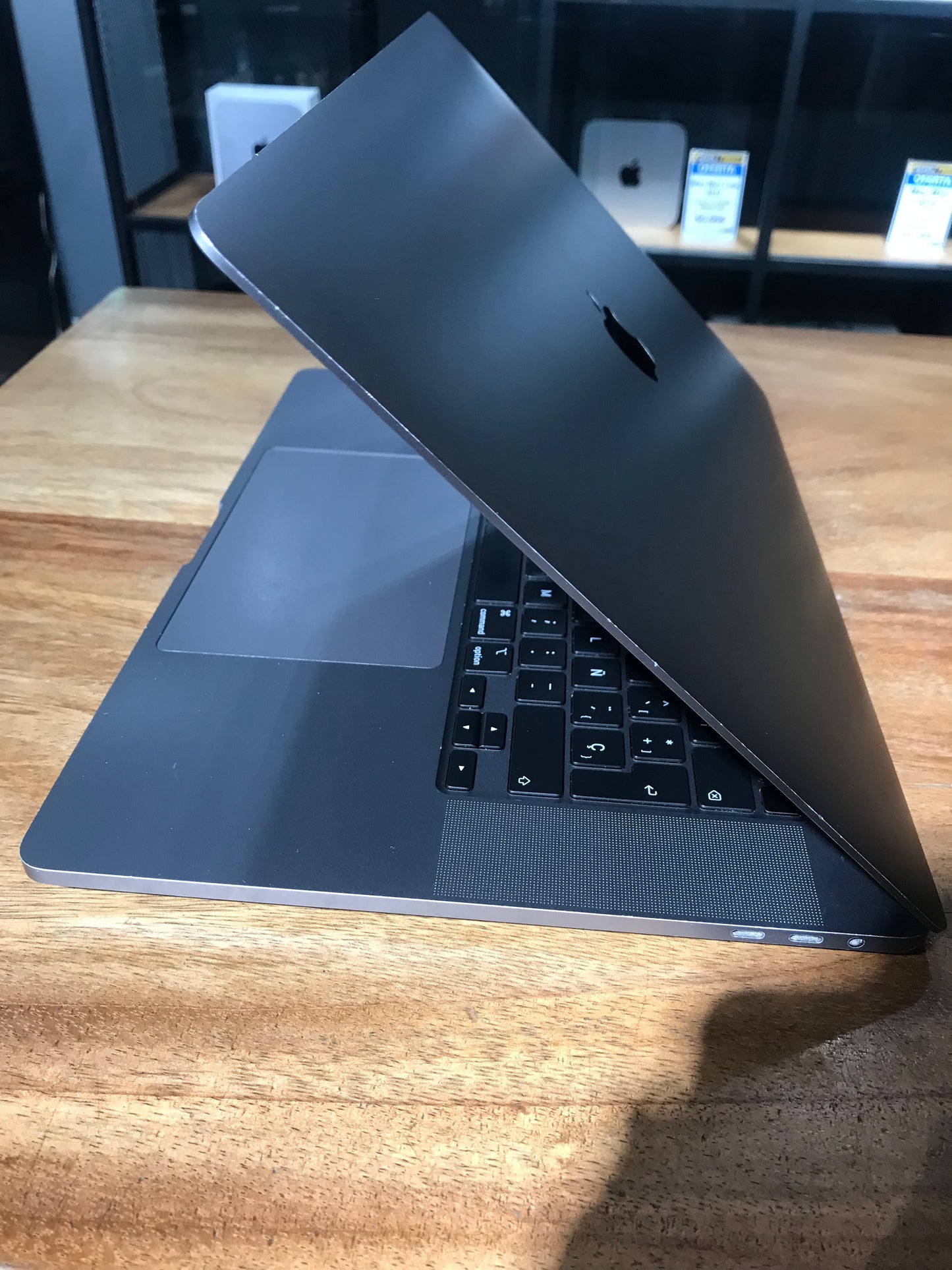 MacBook Pro 16" Touch Bar 2019 (Producto Unico)