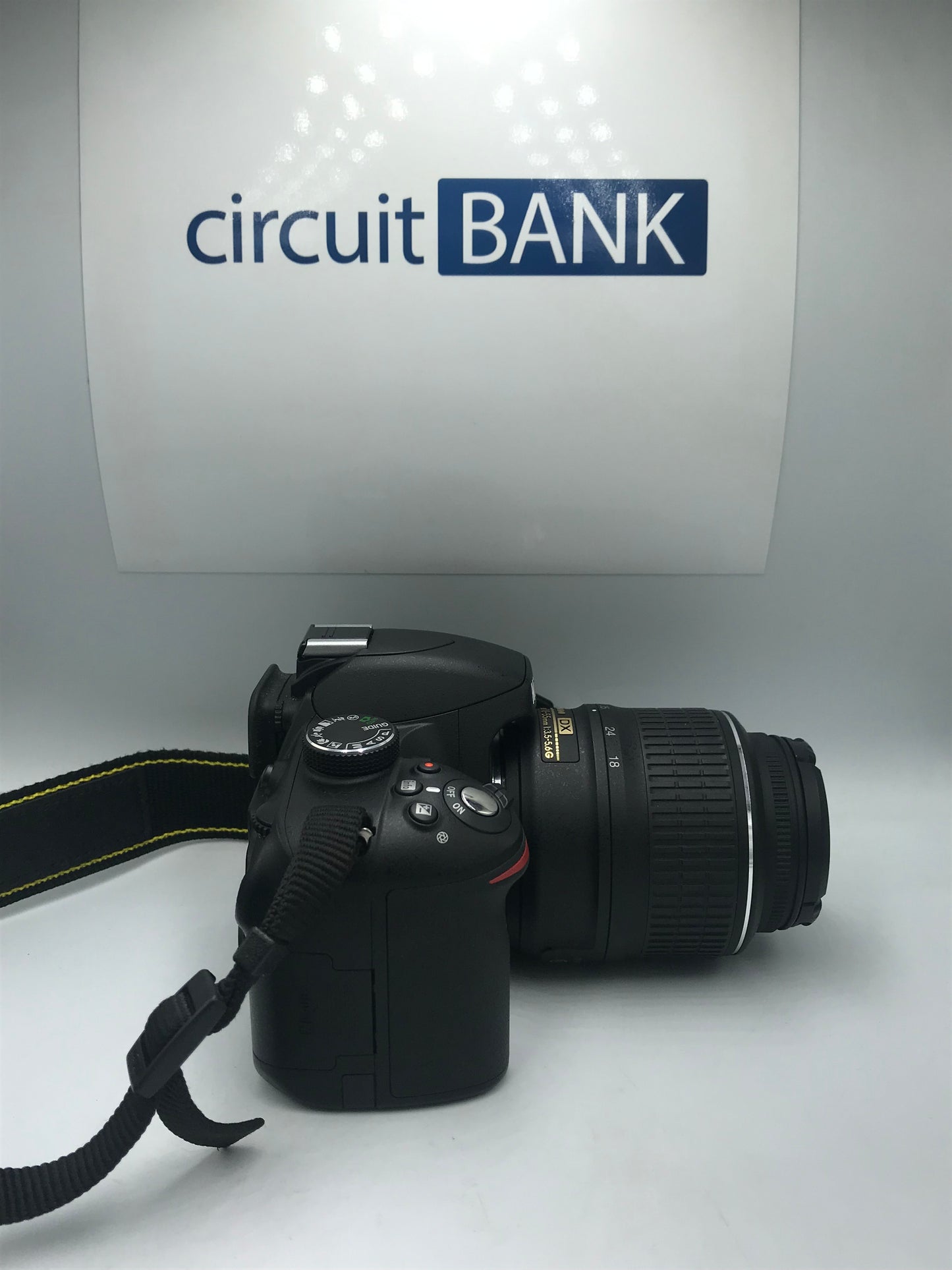 Cámara Nikon D3200 (Producto Unico)