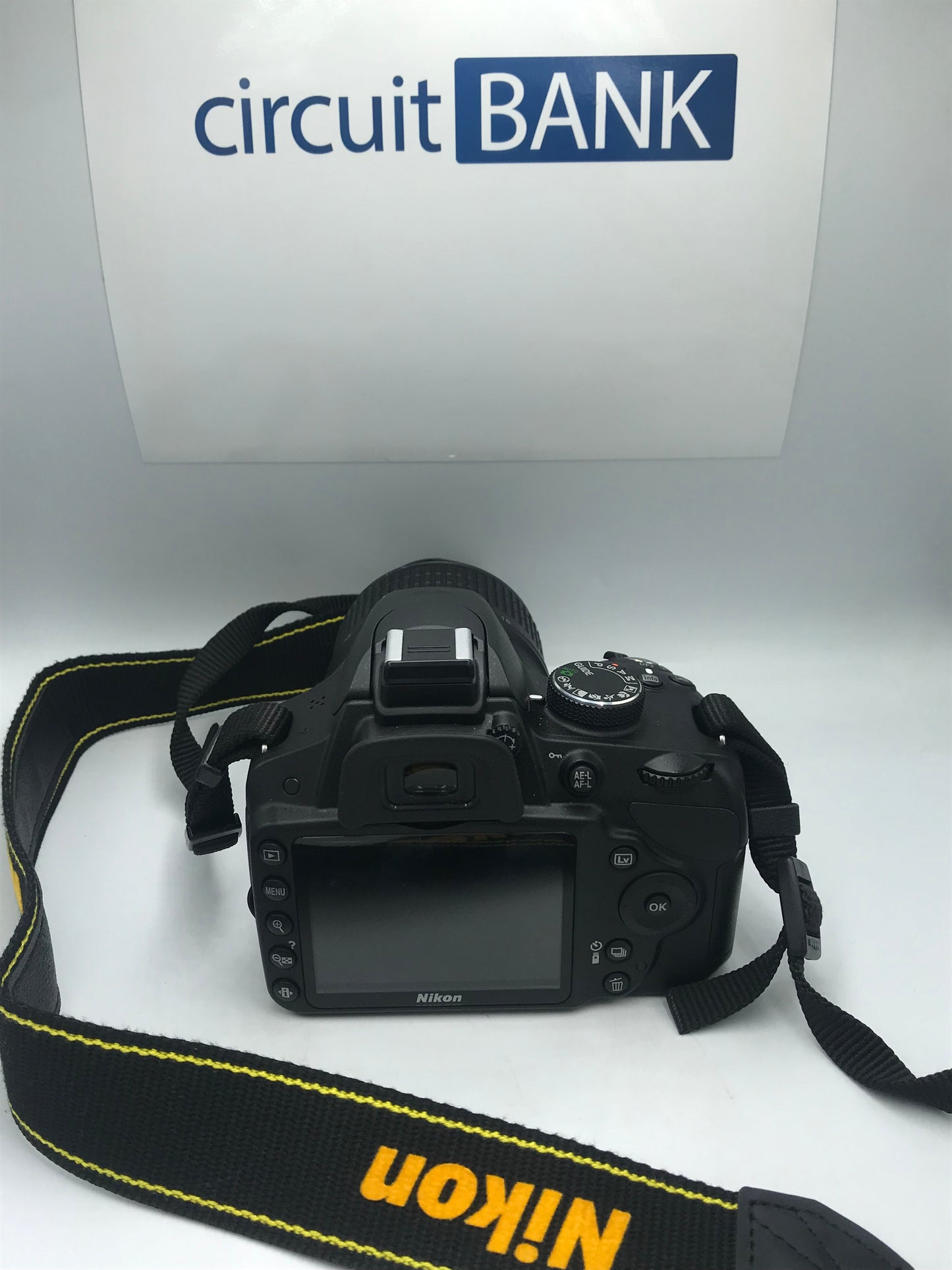 Cámara Nikon D3200 (Producto Unico)