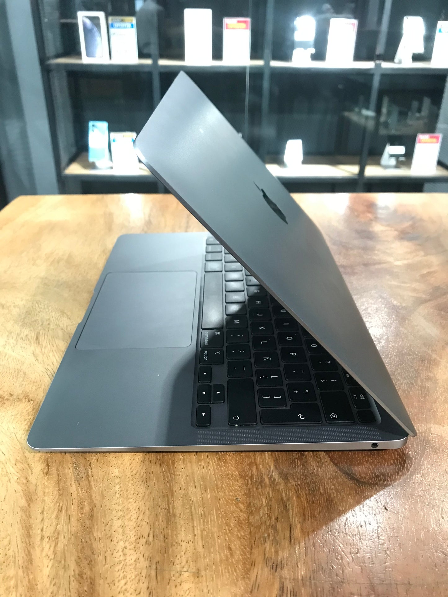 MacBook Air 13" 2020 M1 (Producto Unico)
